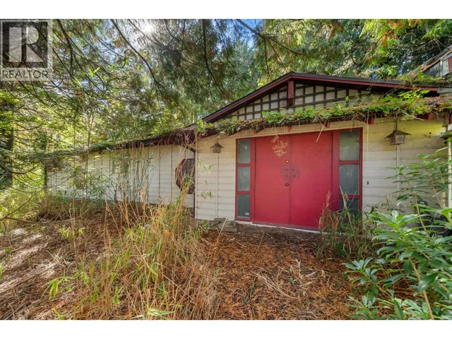 3745 SOUTHRIDGE AVENUE, West Vancouver 3