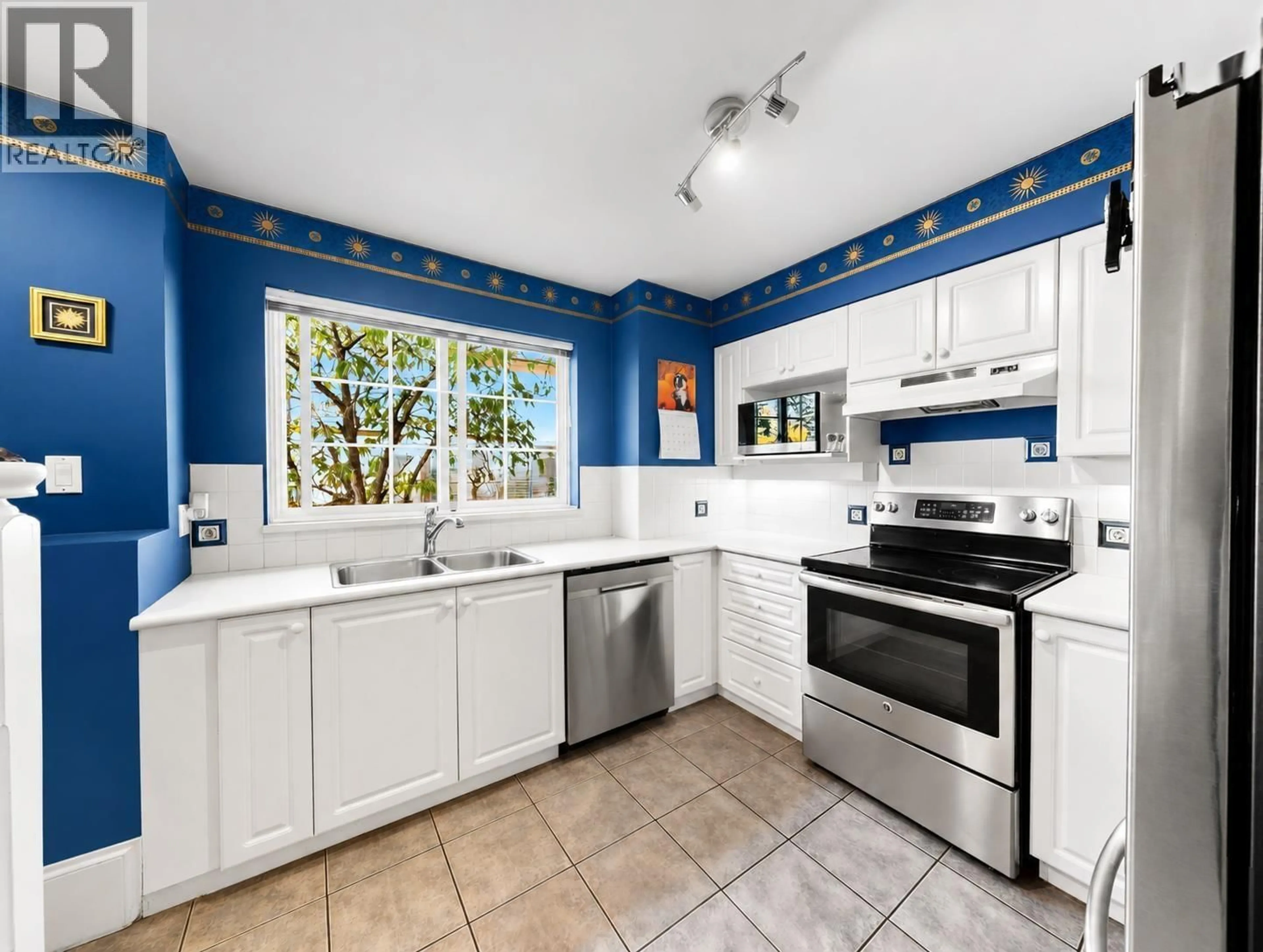 Unknown for 12 - 1561 BOOTH AVENUE, Coquitlam British Columbia V3K6Z9