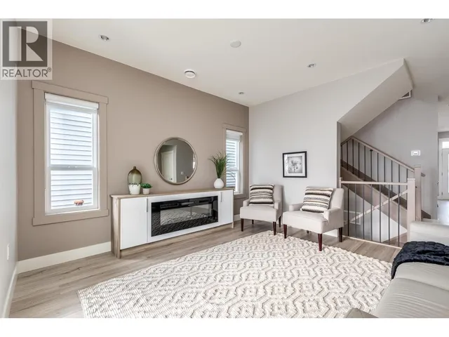 3427 VICTORIA DRIVE, Coquitlam 4