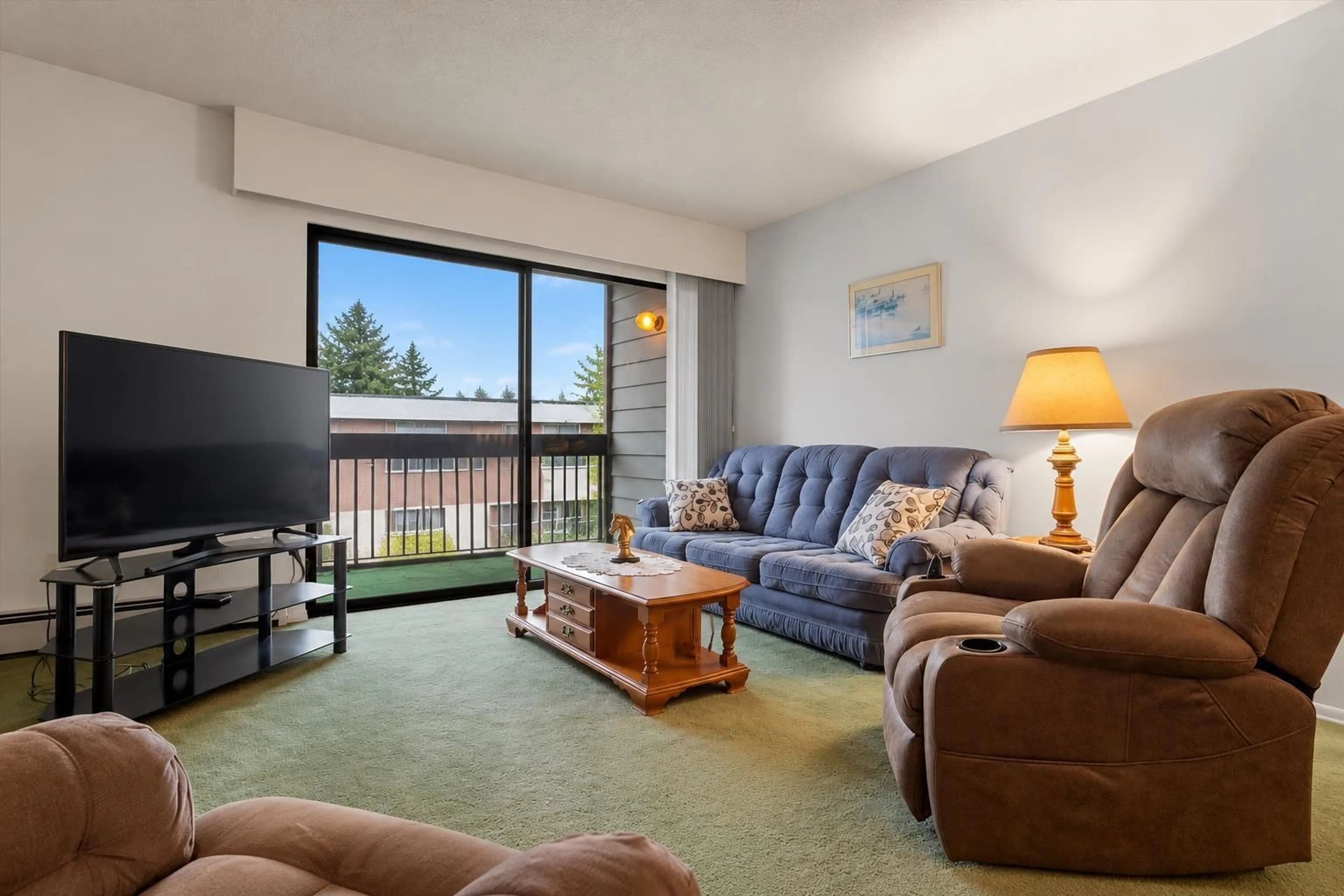 Living room with furniture, unknown for 220 - 2277 MCCALLUM ROAD, Abbotsford British Columbia V2S6H9