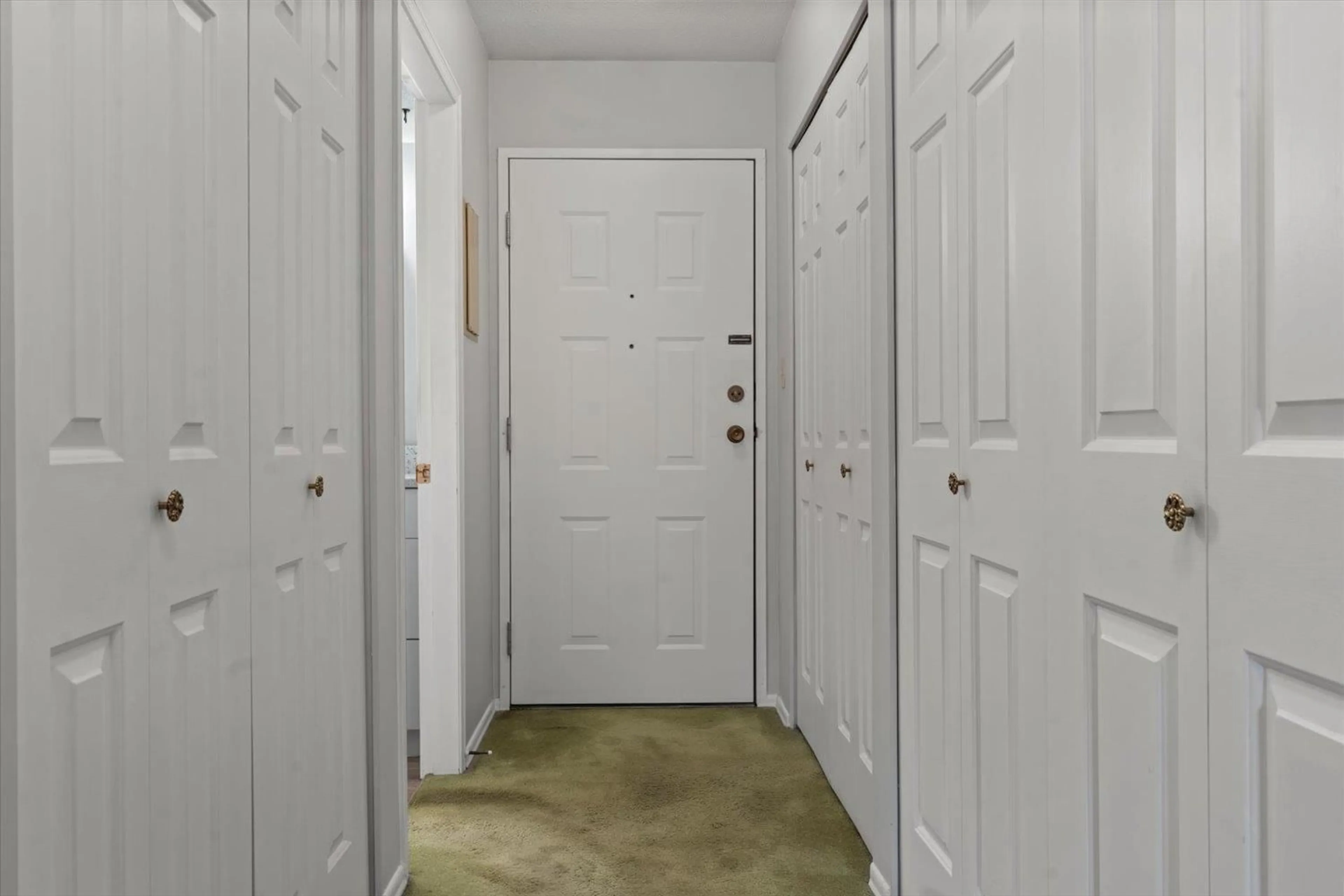 Indoor foyer for 220 - 2277 MCCALLUM ROAD, Abbotsford British Columbia V2S6H9