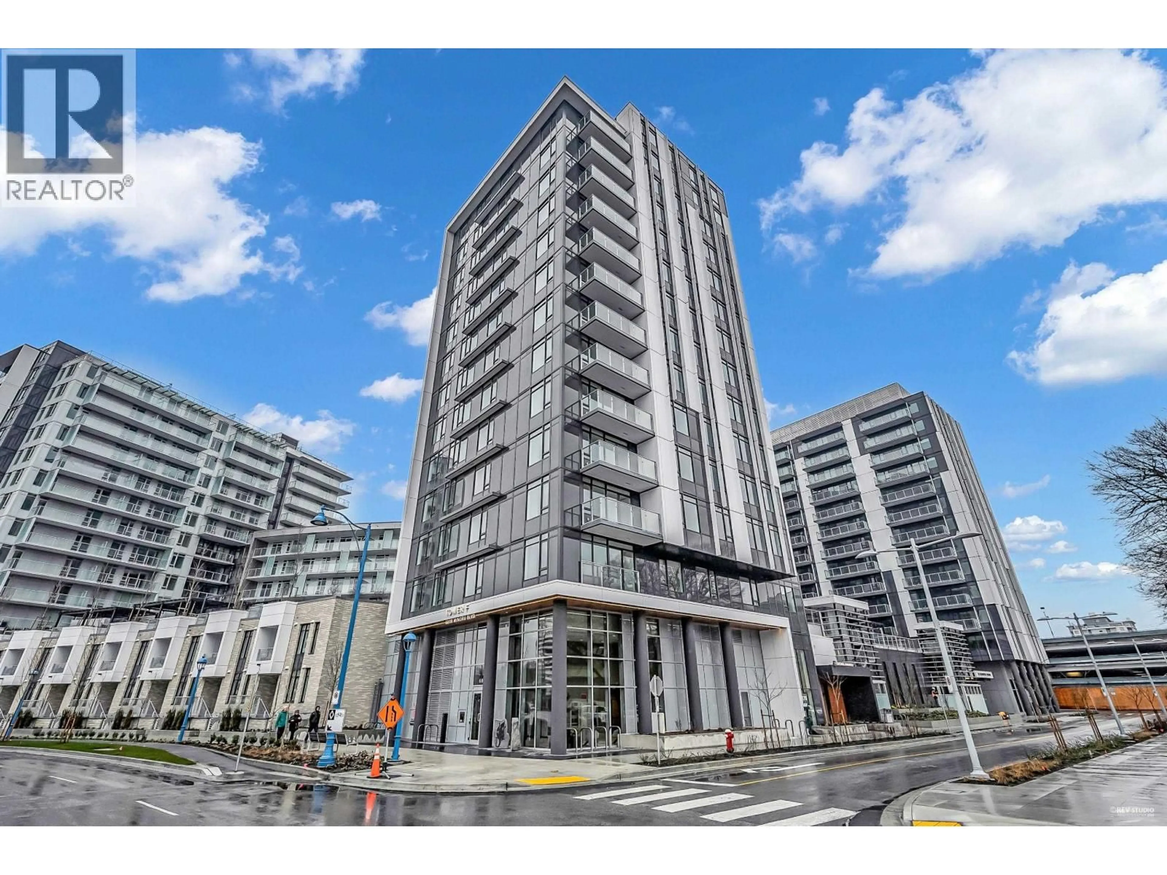 Indoor foyer for 902 - 6808 MINORU BOULEVARD, Richmond British Columbia V6Y0M7