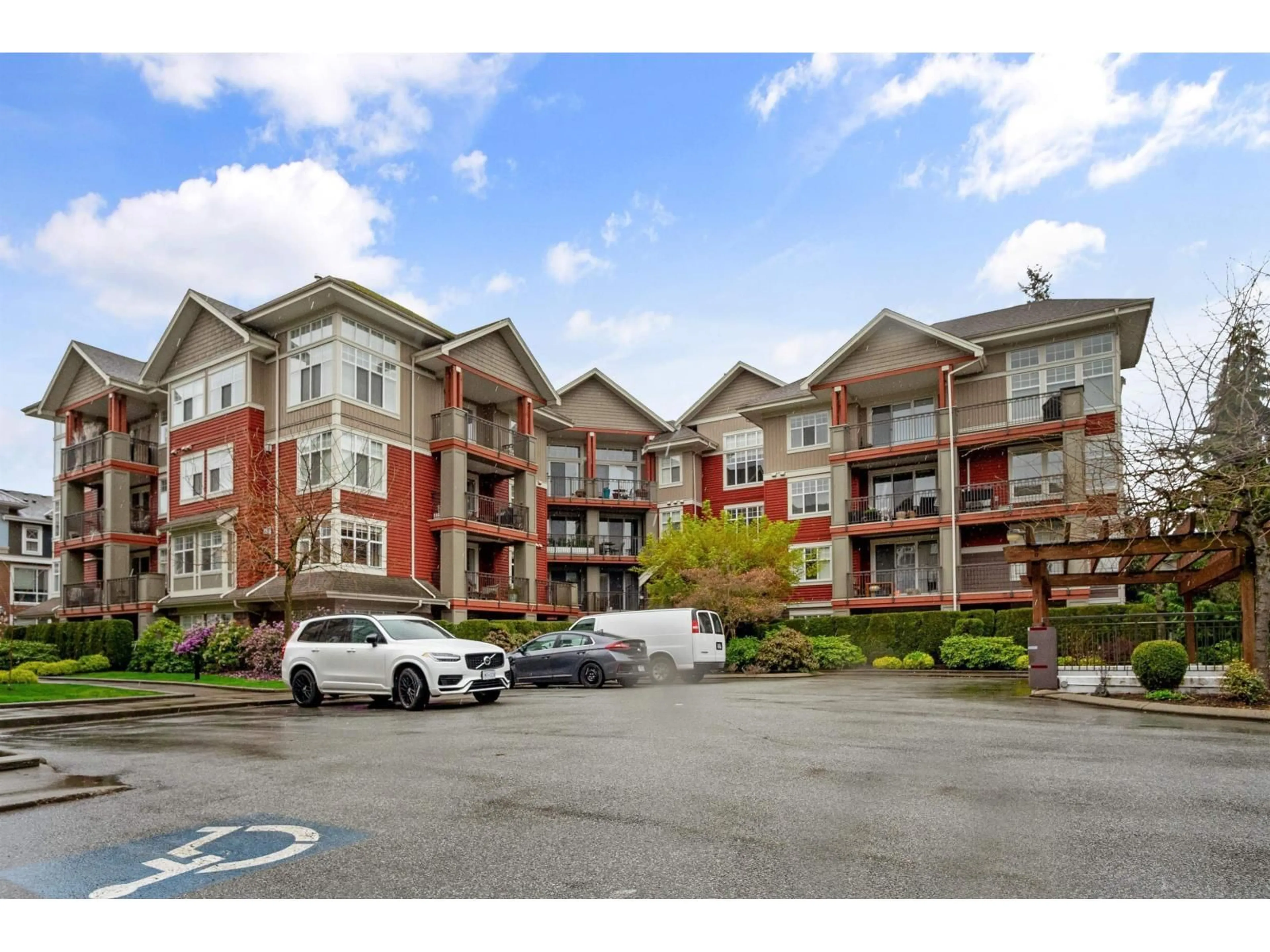 A pic from outside/outdoor area/front of a property/back of a property/a pic from drone, mountain view for 405A - 45595 TAMIHI WAY, Chilliwack British Columbia V2R0G3