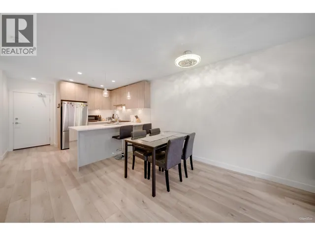 207 - 128 8TH STREET, North Vancouver 5