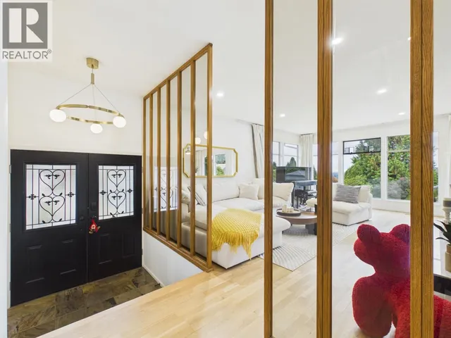 1316 HONEYSUCKLE LANE, Coquitlam 3