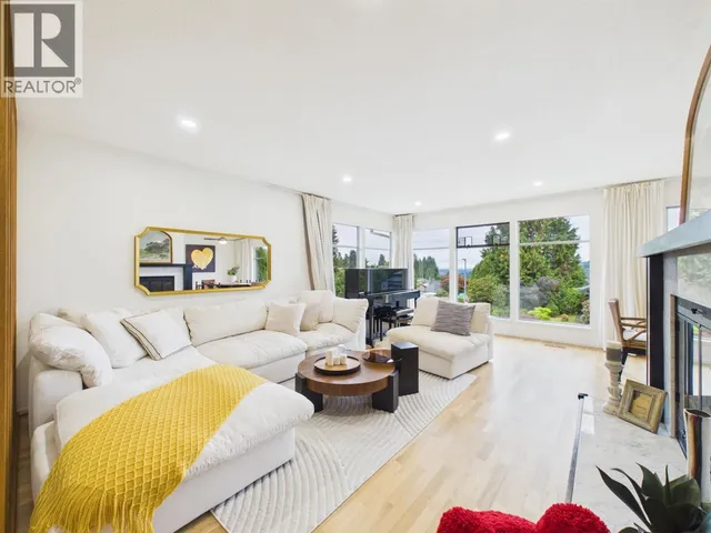 1316 HONEYSUCKLE LANE, Coquitlam 5