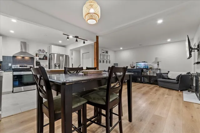 8542 MCCUTCHEON AVENUE, Chilliwack 5