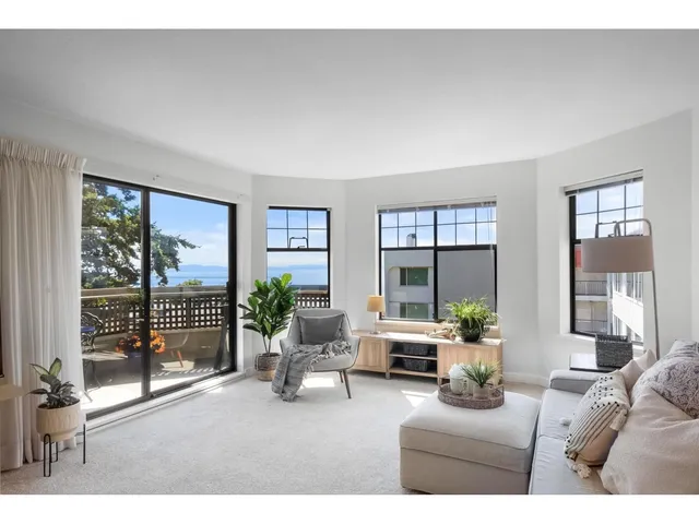 206 - 15080 PROSPECT AVENUE, White Rock 5