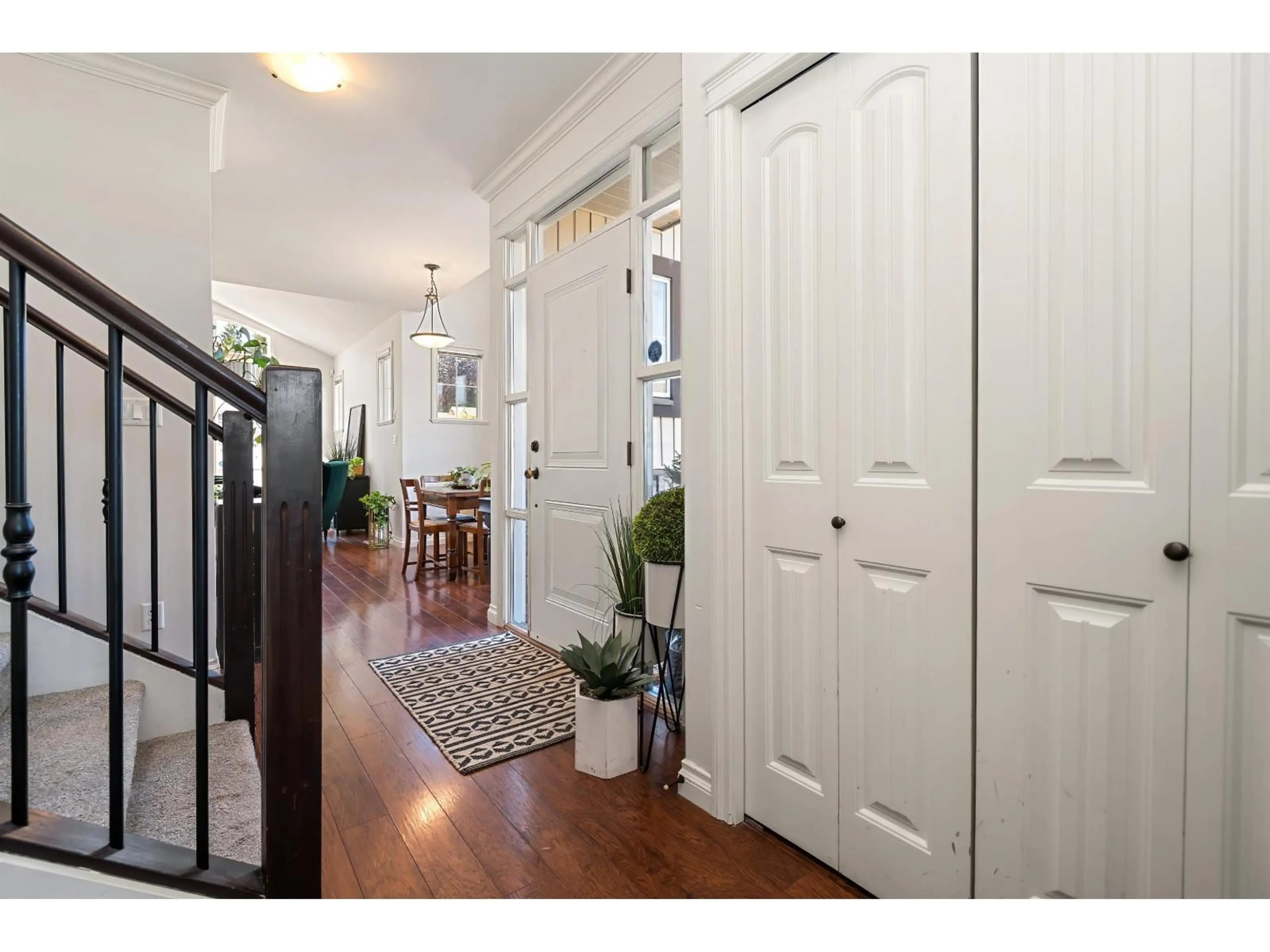 Indoor entryway for 33 - 6577 SOUTHDOWNE PLACE, Chilliwack British Columbia V2R0H4
