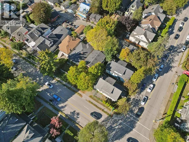 695 12TH AVENUE, Vancouver 3