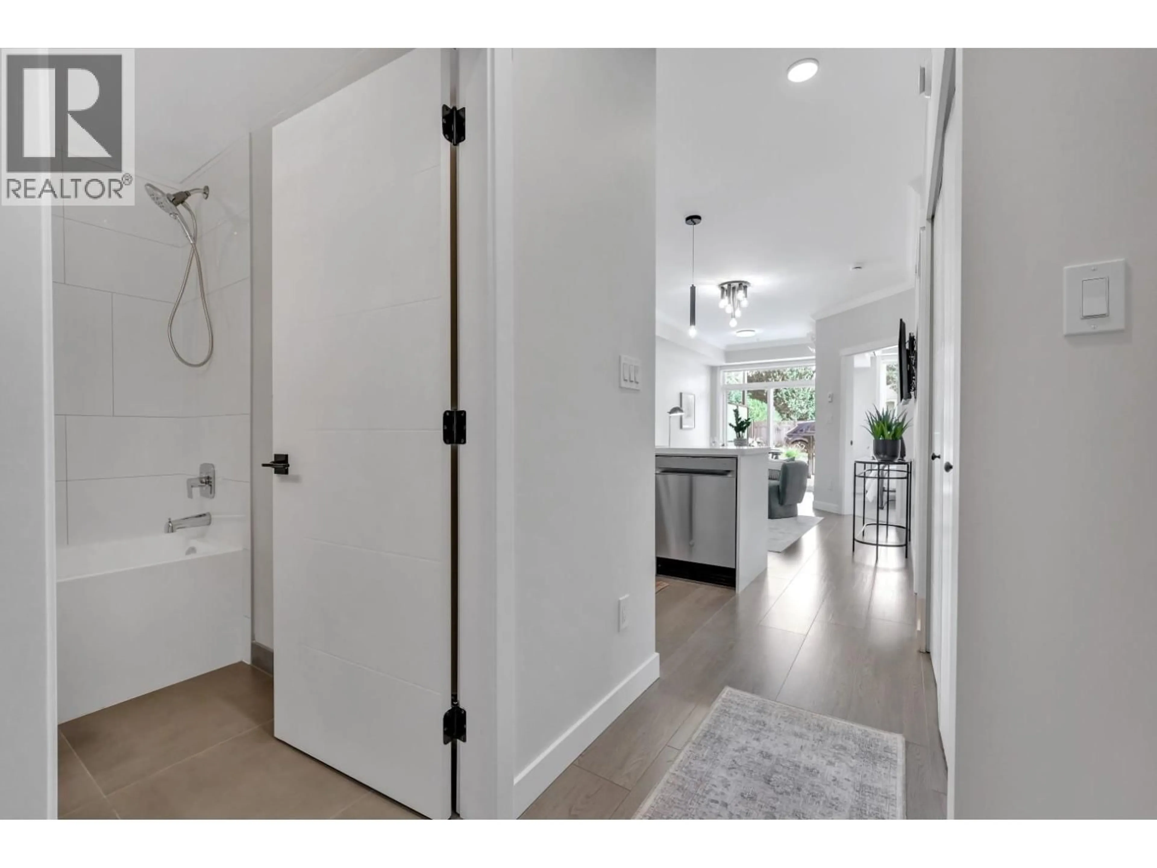Indoor entryway for 321 - 12143 223 STREET, Maple Ridge British Columbia V2X4R1