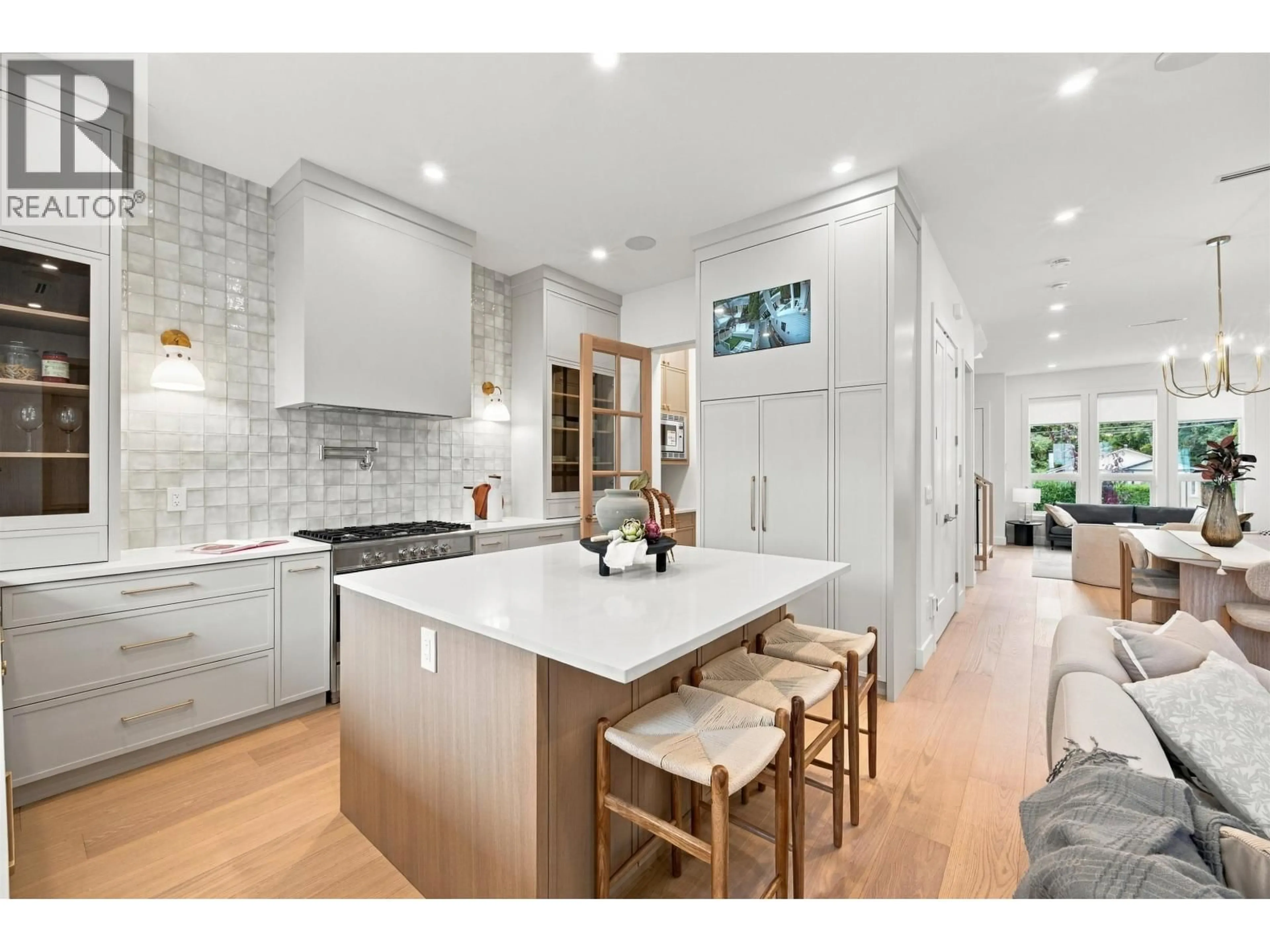 Open concept kitchen, ceramic/tile floor for 2008 WESTVIEW DRIVE, North Vancouver British Columbia V7M3B2