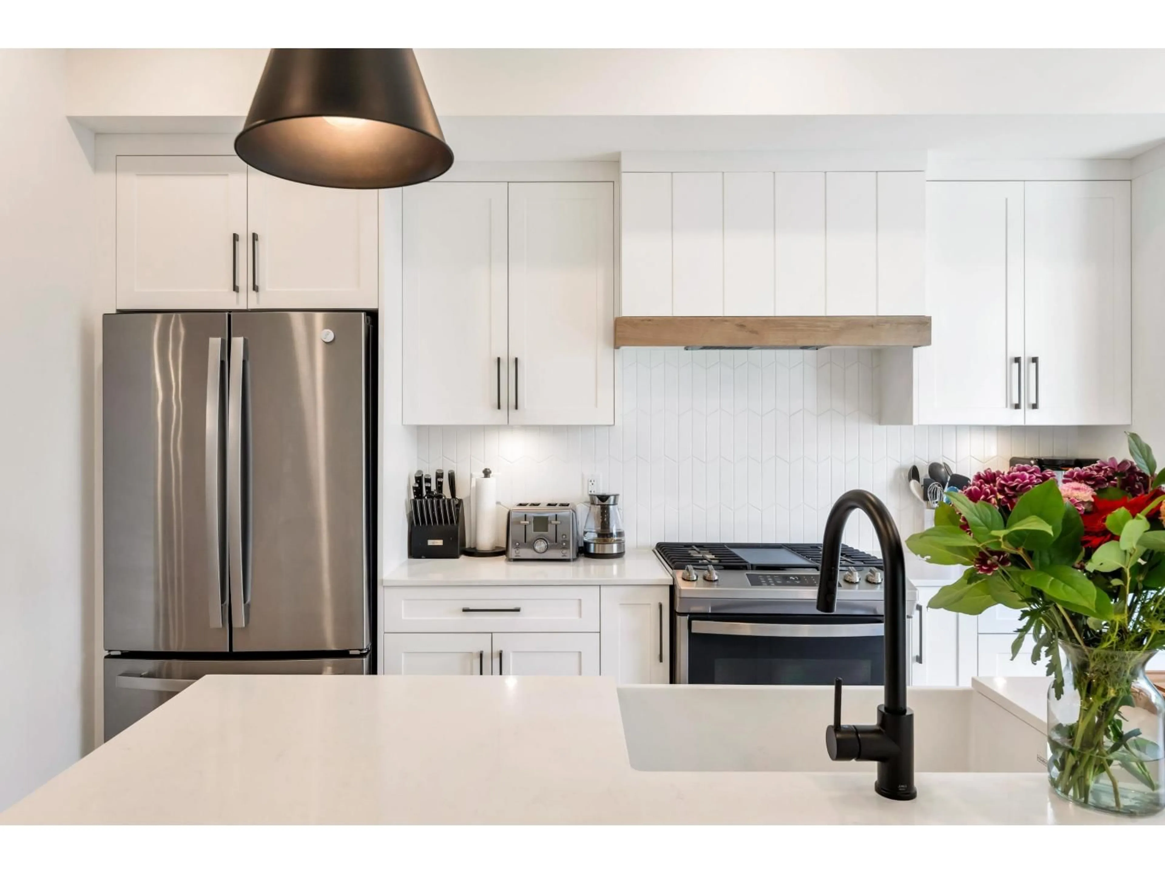 Contemporary kitchen, unknown for 104 - 7967 197 STREET, Langley British Columbia V2Y3P1