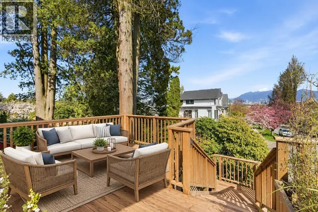 706 24TH AVENUE, Vancouver 2