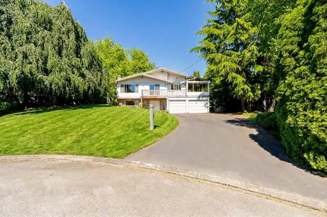 5462 BAKERVIEW DRIVE, Surrey 2