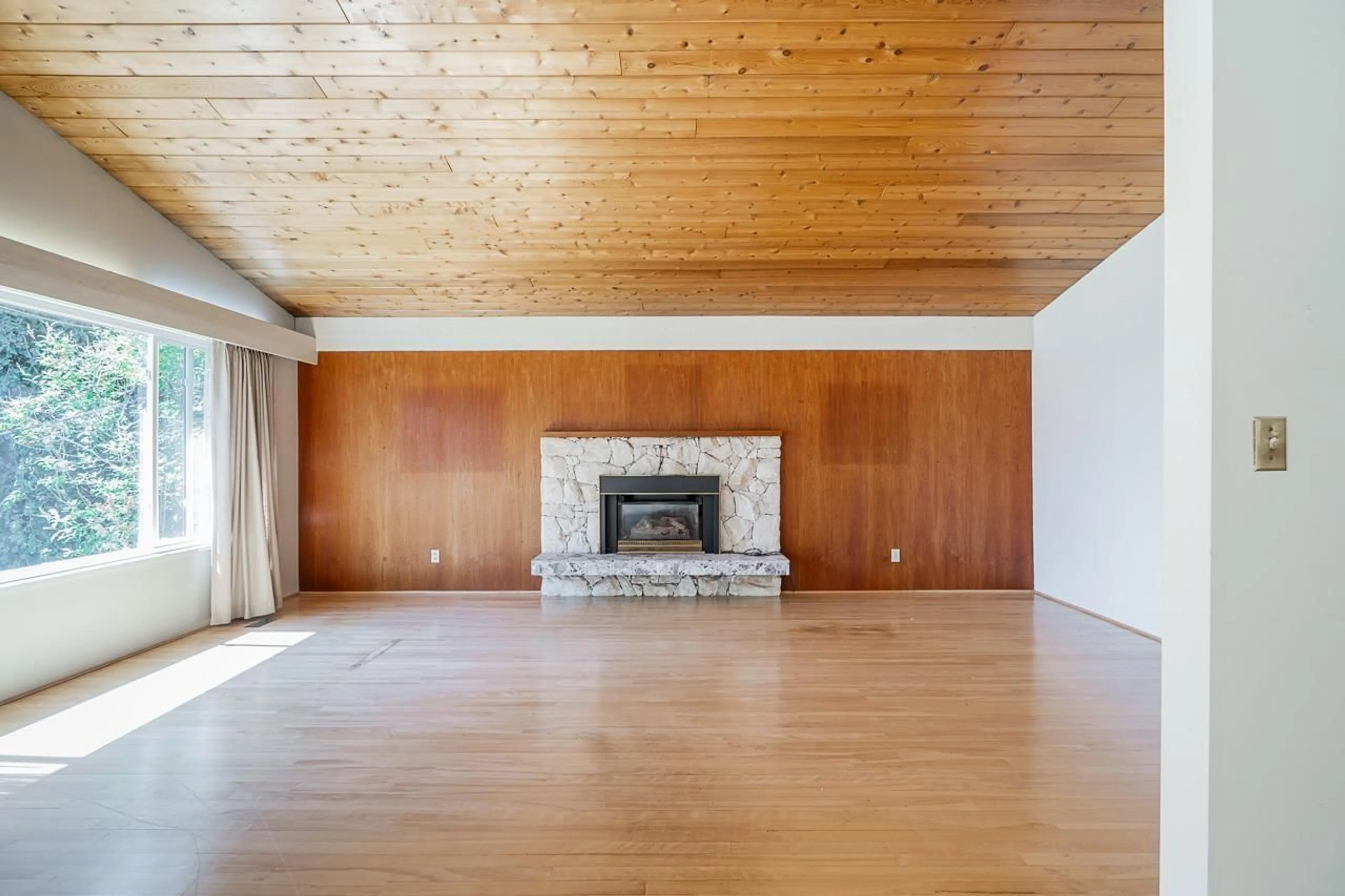 Unknown for 5462 BAKERVIEW DRIVE, Surrey British Columbia V3S1A5