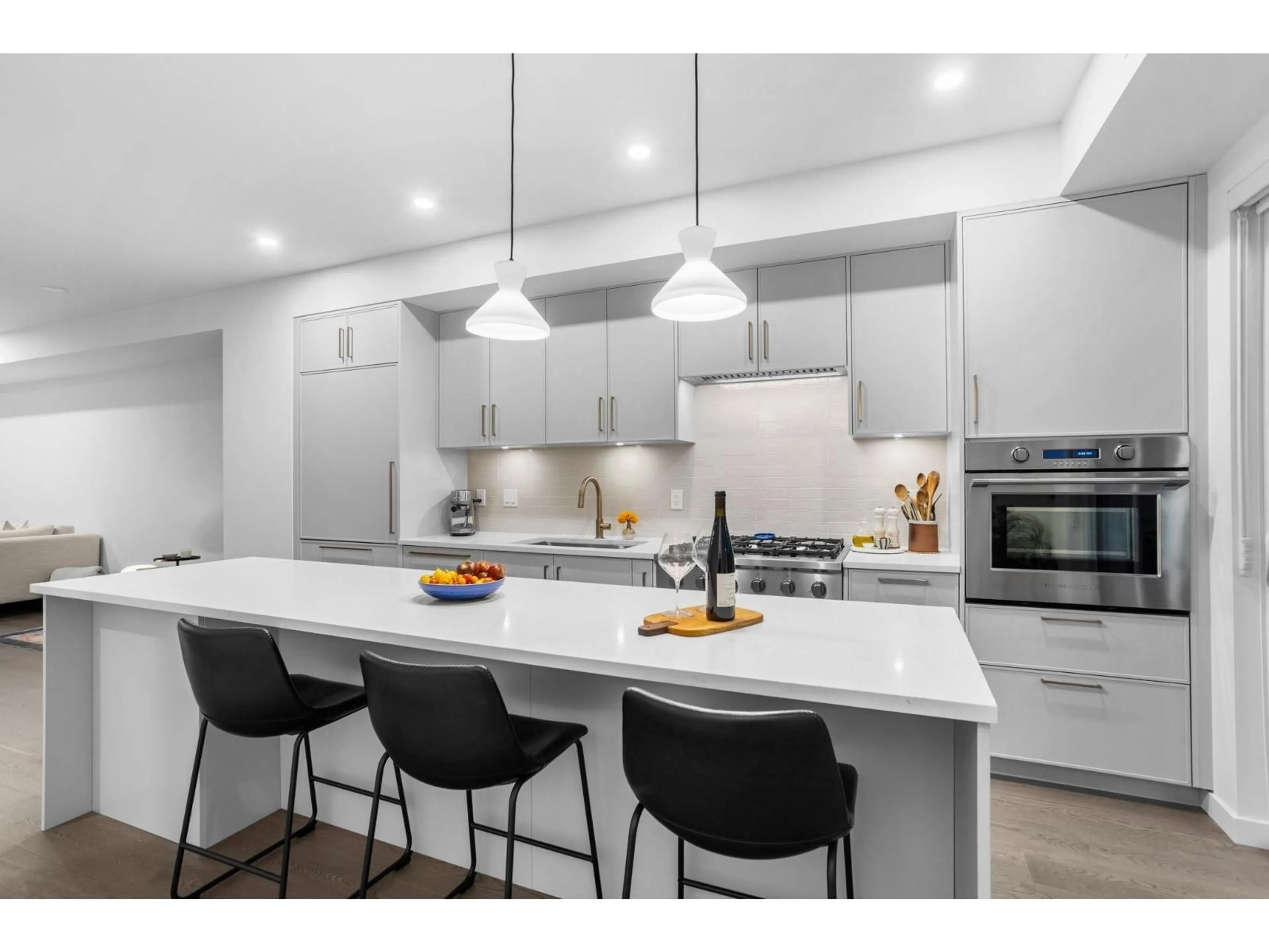 Contemporary kitchen, ceramic/tile floor for 30 - 9122 KING STREET, Langley British Columbia V1M0G6