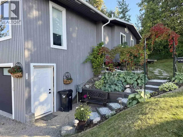 358 W 5TH STREET, Vanderhoof 4