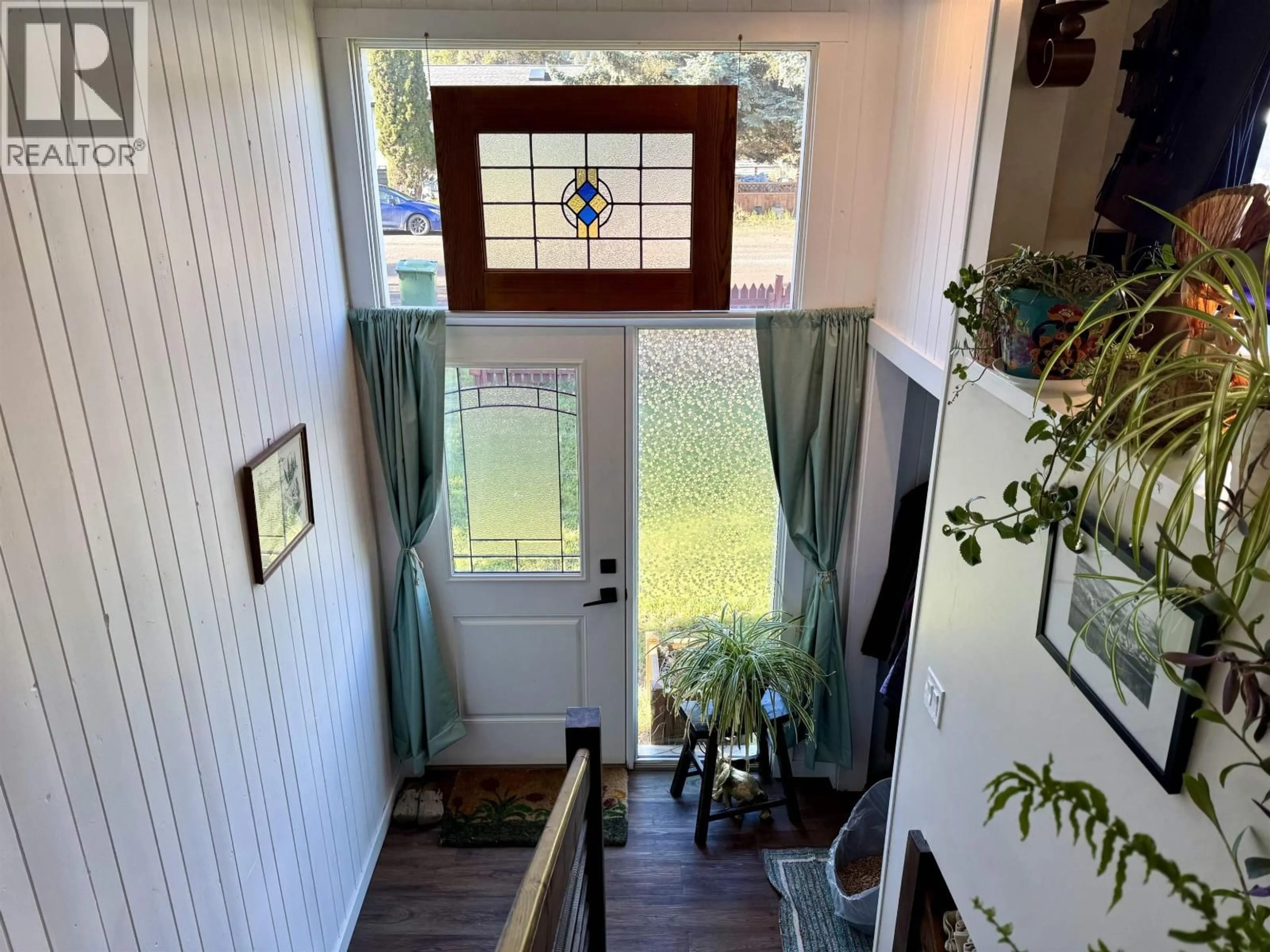 Indoor entryway for 4186 2ND AVENUE, Smithers British Columbia V0J2N0