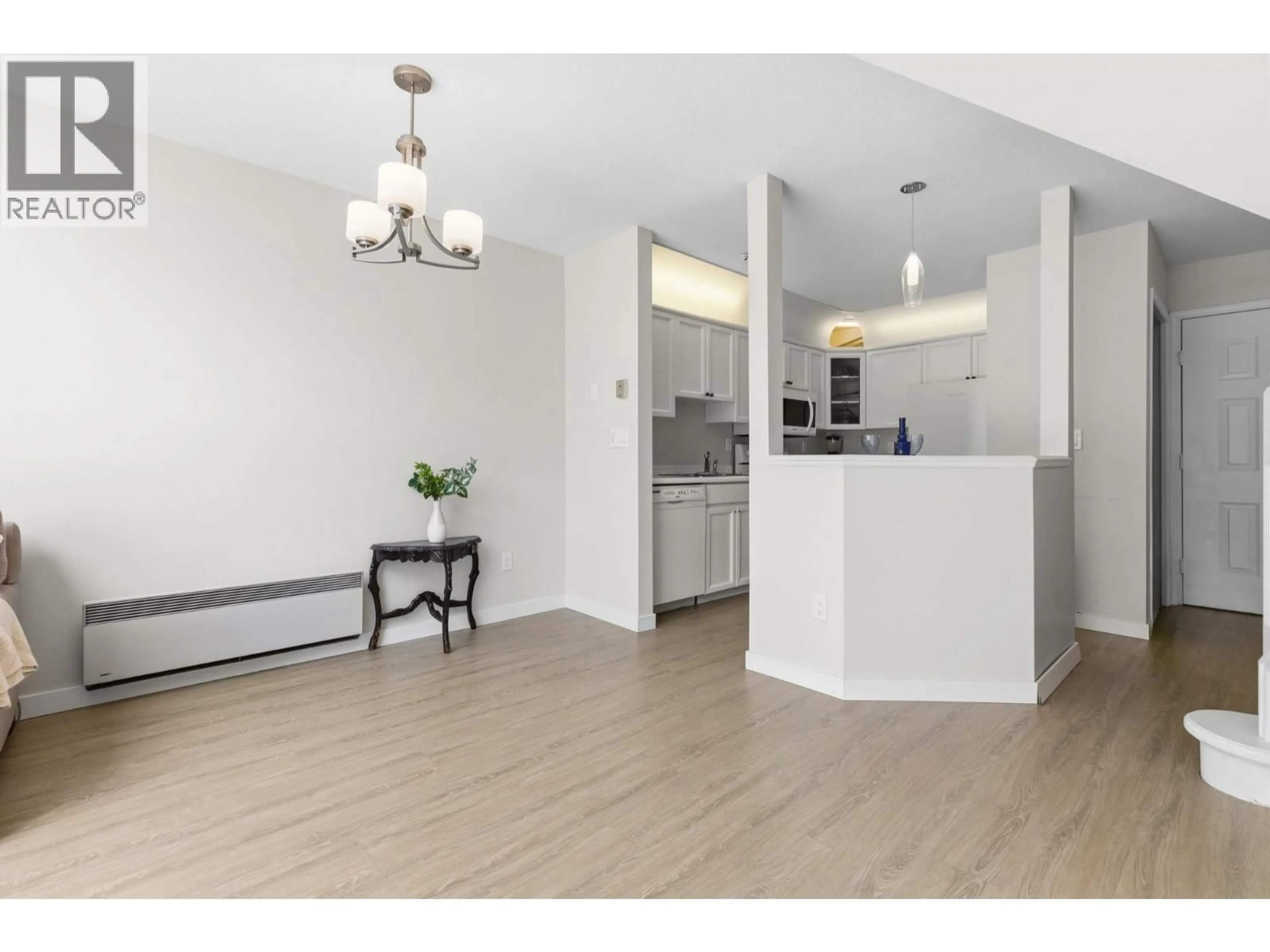 Open concept kitchen, wood/laminate floor for 503 - 60 RICHMOND STREET, New Westminster British Columbia V3L5R7