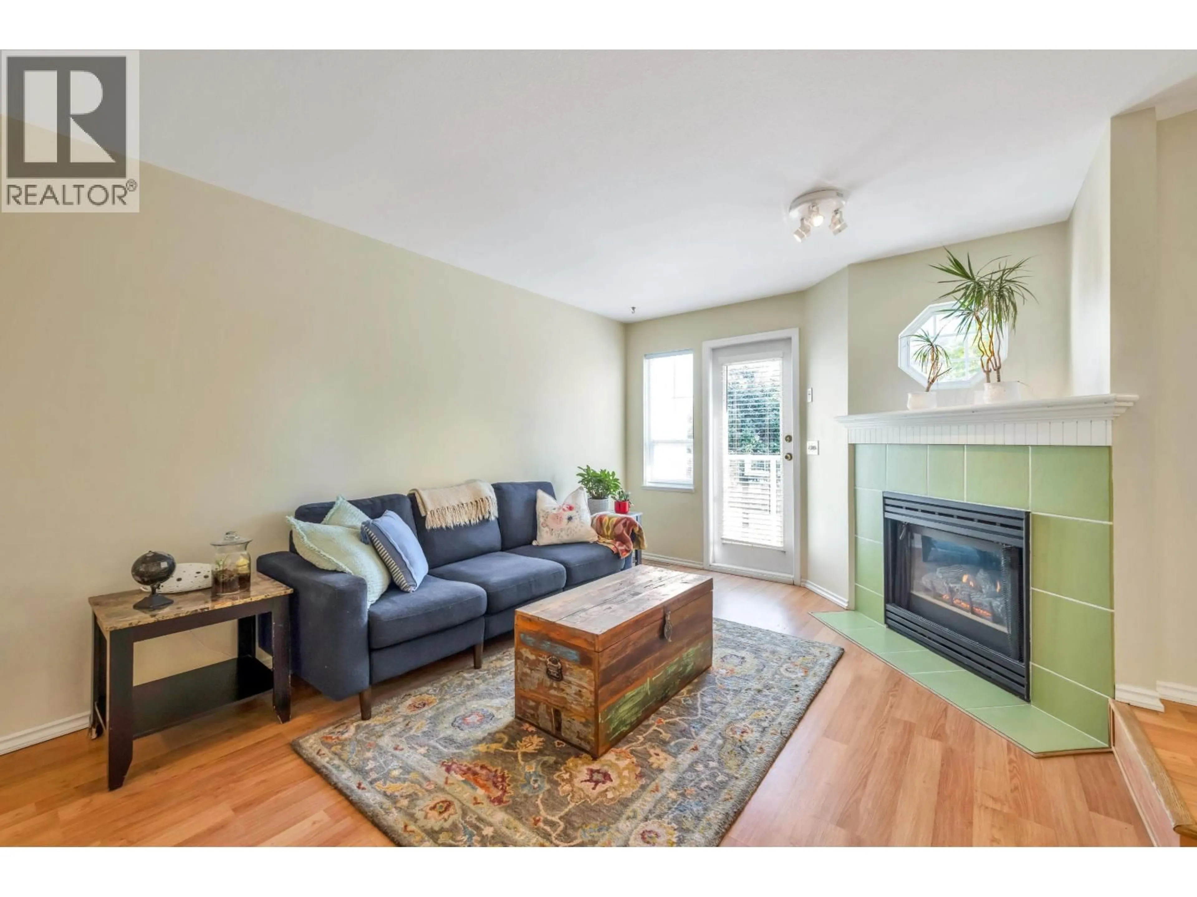 Living room with furniture, wood/laminate floor for 29 - 11229 232 STREET, Maple Ridge British Columbia V2X2N4