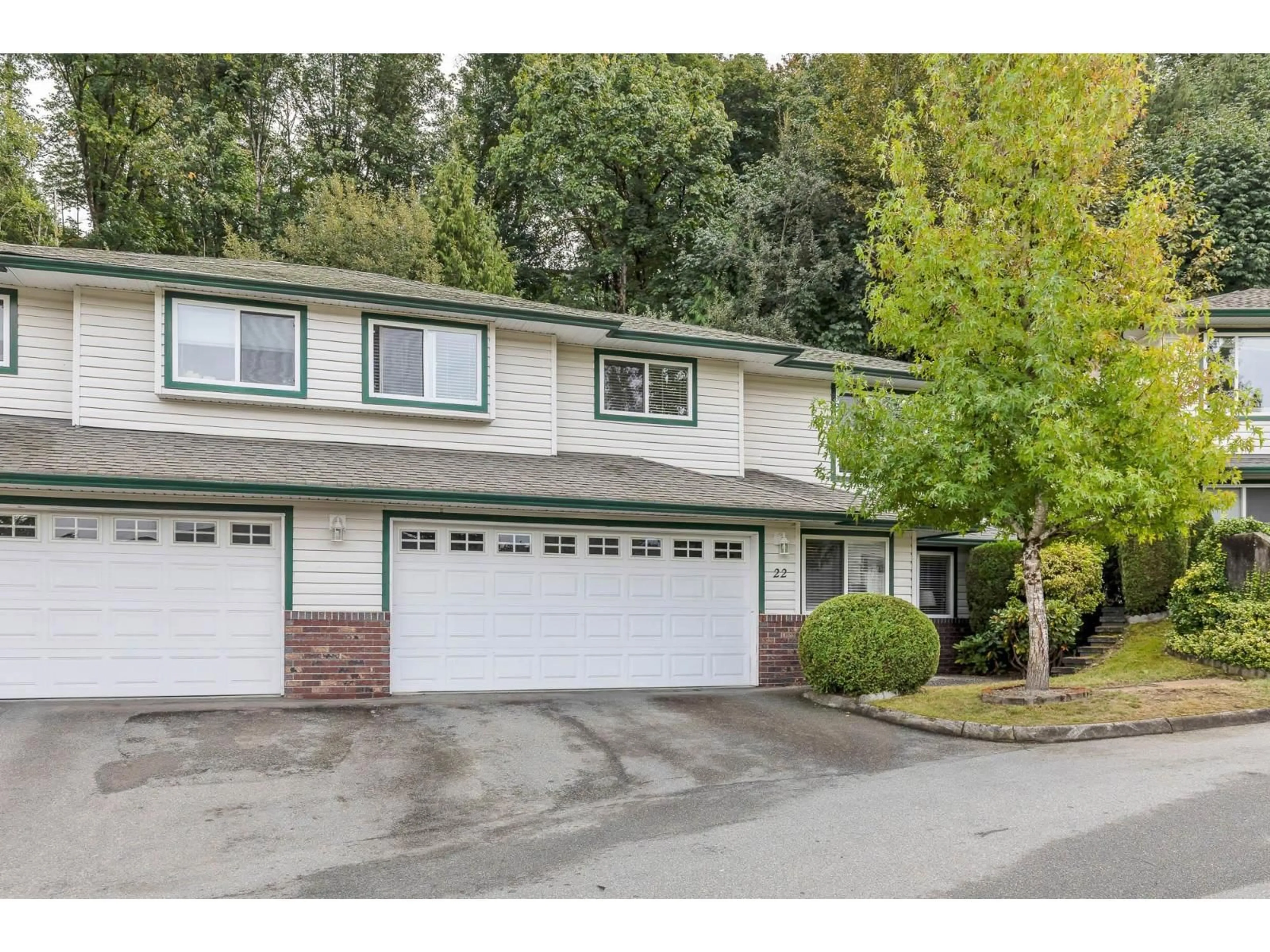 Home with vinyl exterior material, street for 22 - 34250 HAZELWOOD AVENUE, Abbotsford British Columbia V2S7L4
