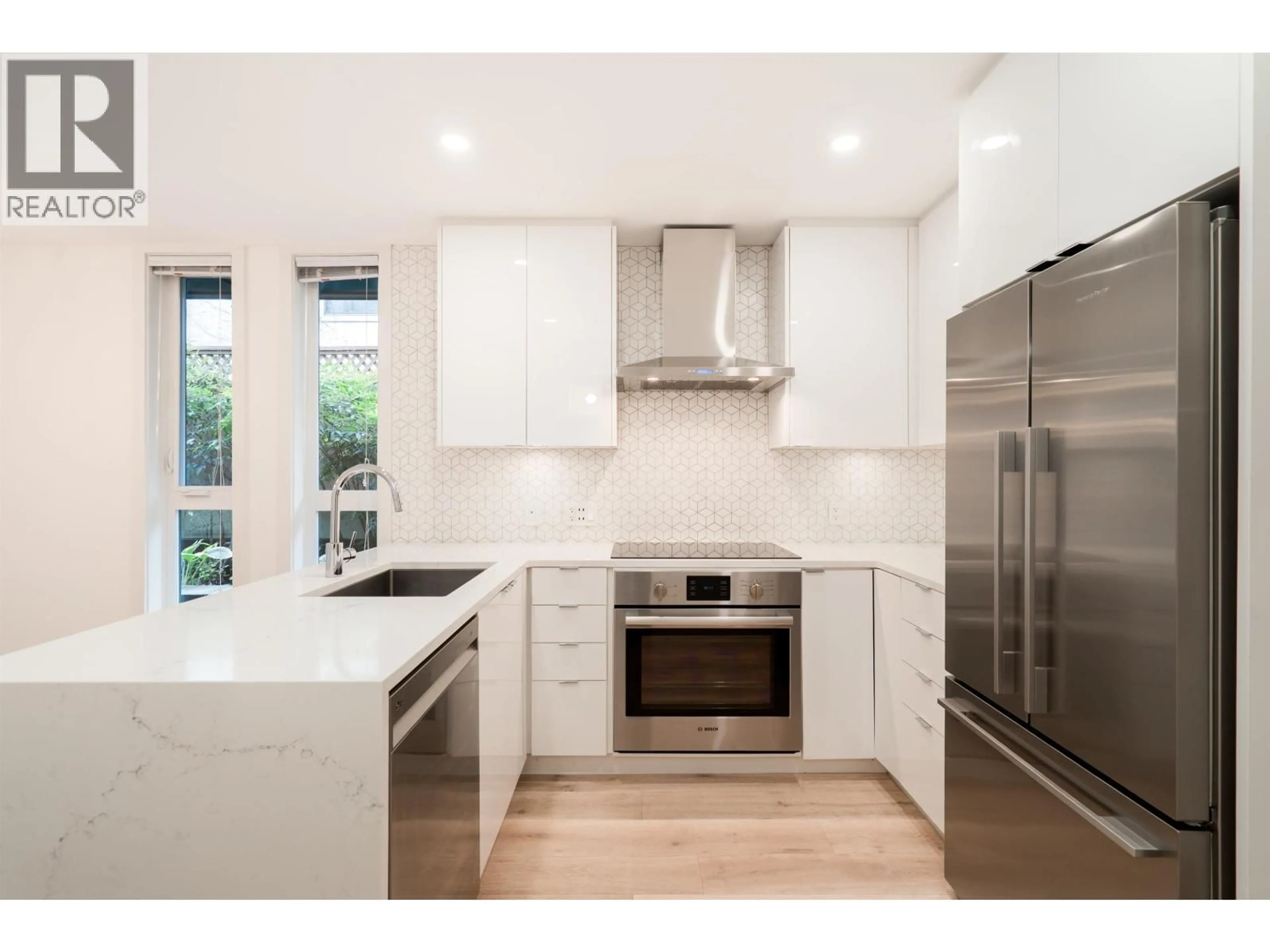 Unknown for 101 - 562 7TH AVENUE, Vancouver British Columbia V5T1N7