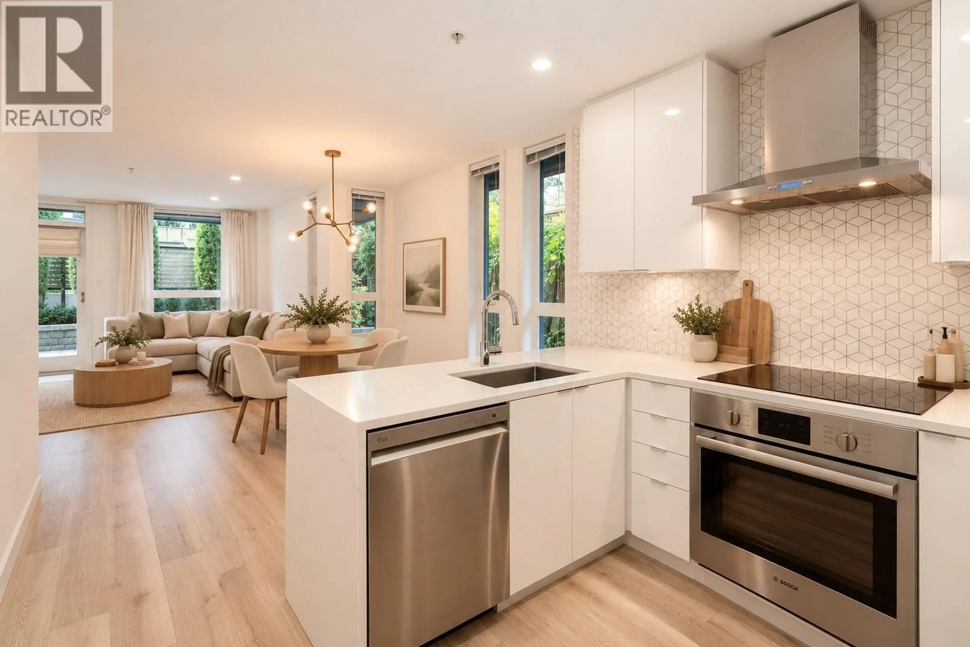 Open concept kitchen, unknown for 101 - 562 7TH AVENUE, Vancouver British Columbia V5T1N7