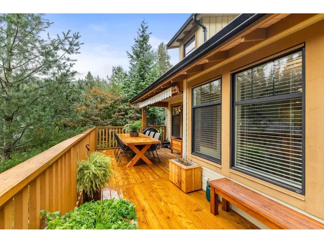 1832 HUCKLEBERRY BEND, Cultus Lake 3
