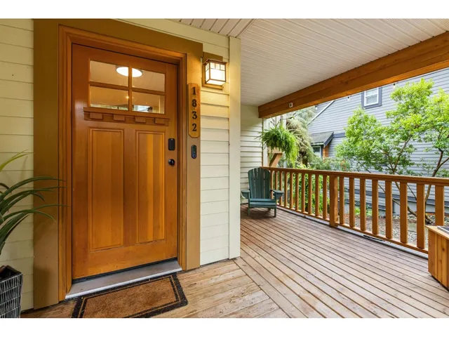 1832 HUCKLEBERRY BEND, Cultus Lake 5