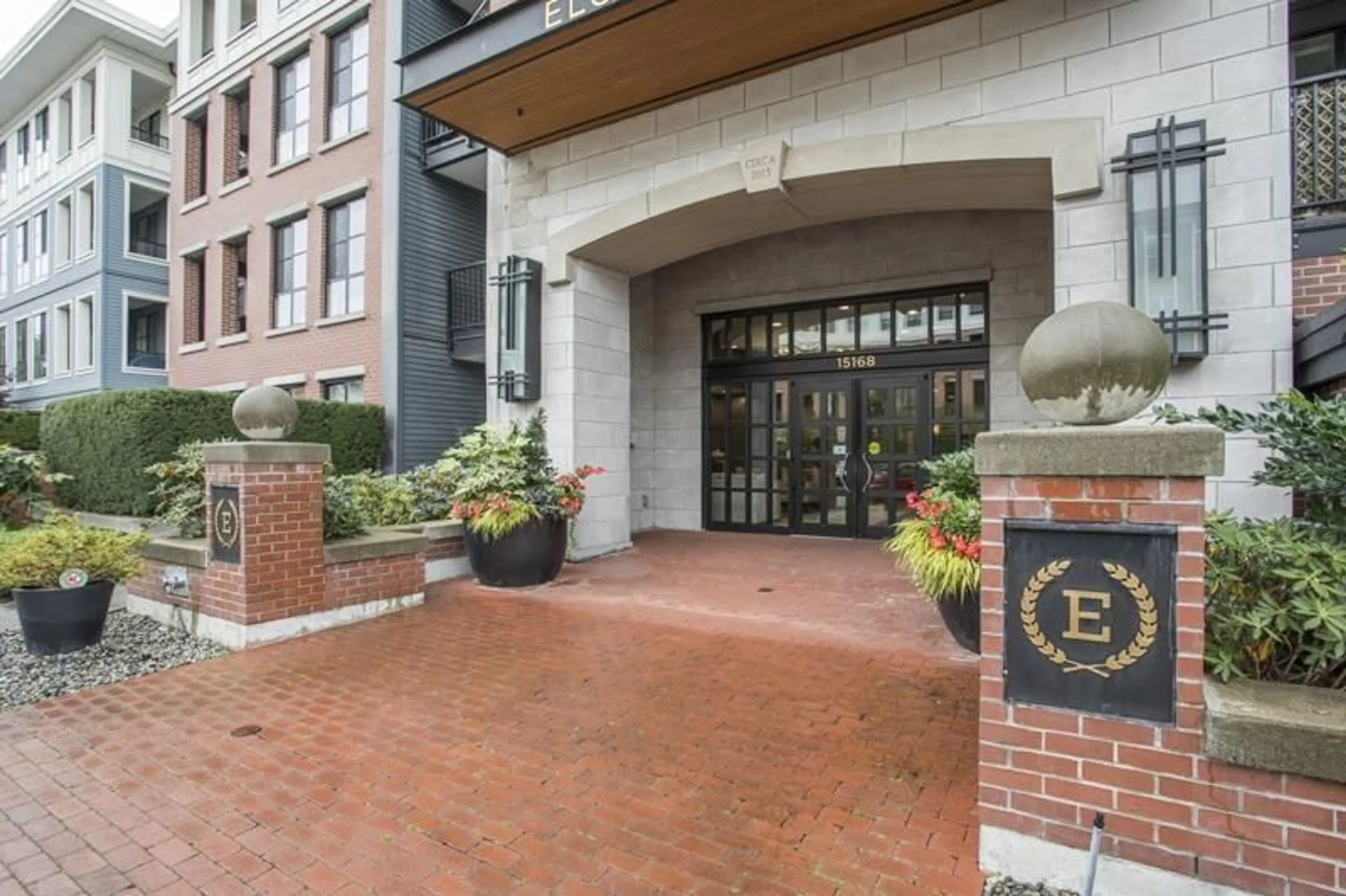 Indoor foyer for 426 - 15168 33 AVENUE, Surrey British Columbia V3Z0N7