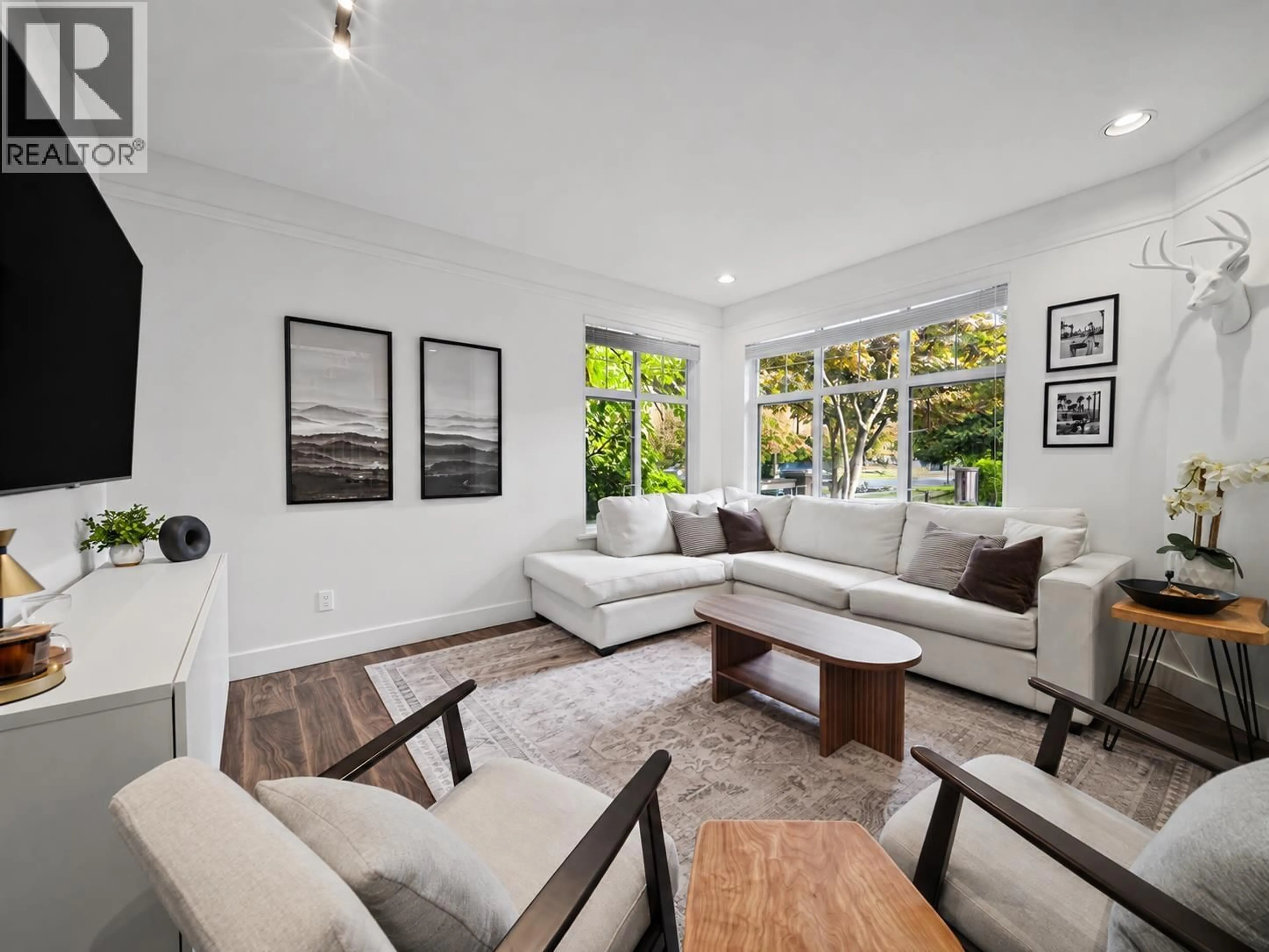 Living room with furniture, unknown for 4 - 2123 CLARKE STREET, Port Moody British Columbia V3H1Y5