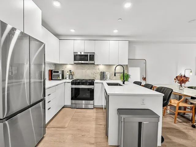 421 - 13238 105 AVENUE, Surrey 5