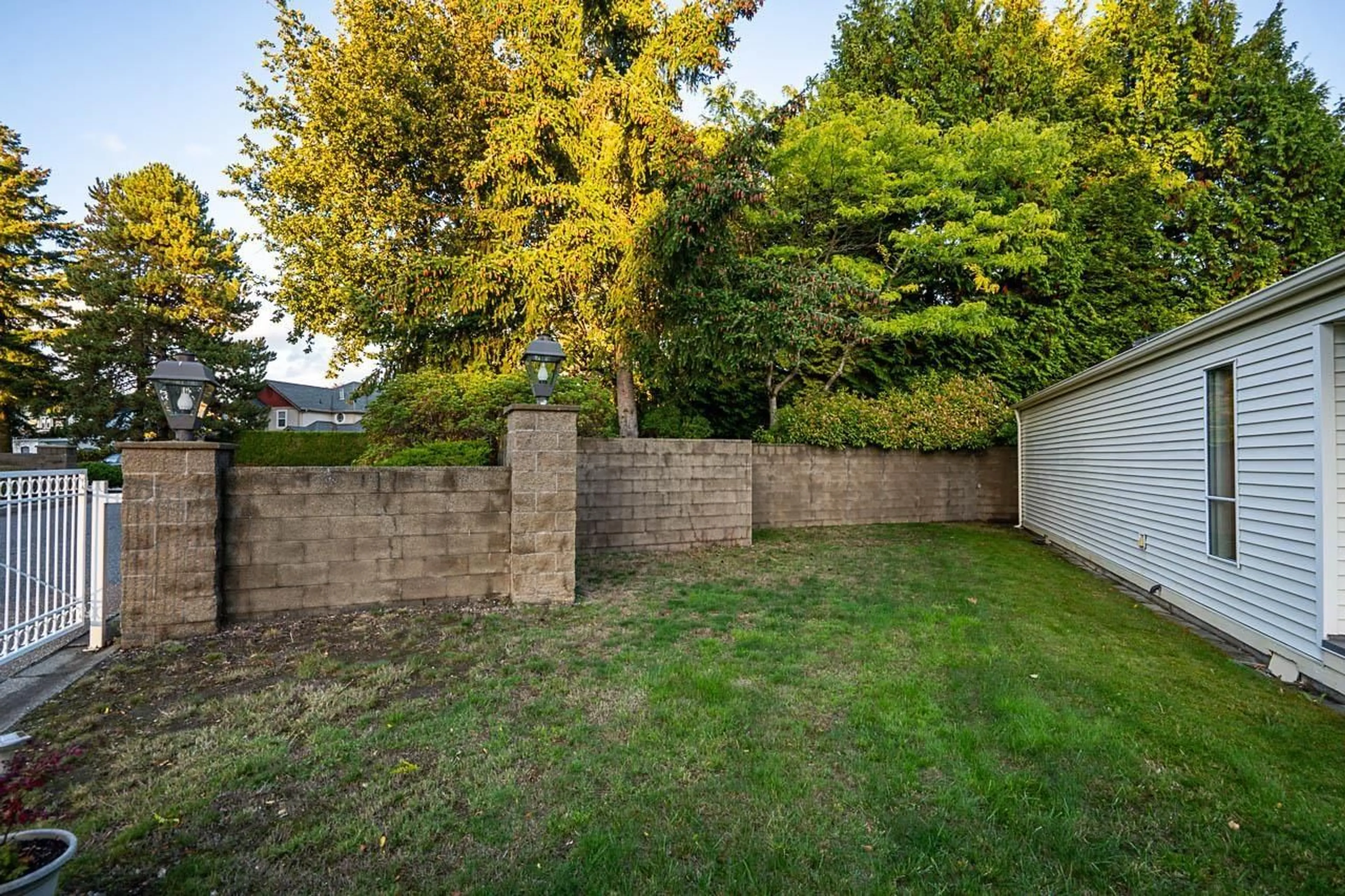 Unknown for 1 - 2345 CRANLEY DRIVE, Surrey British Columbia V4A9G5