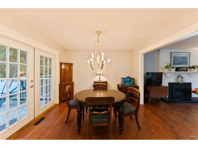 17245 59A AVENUE, Surrey 5
