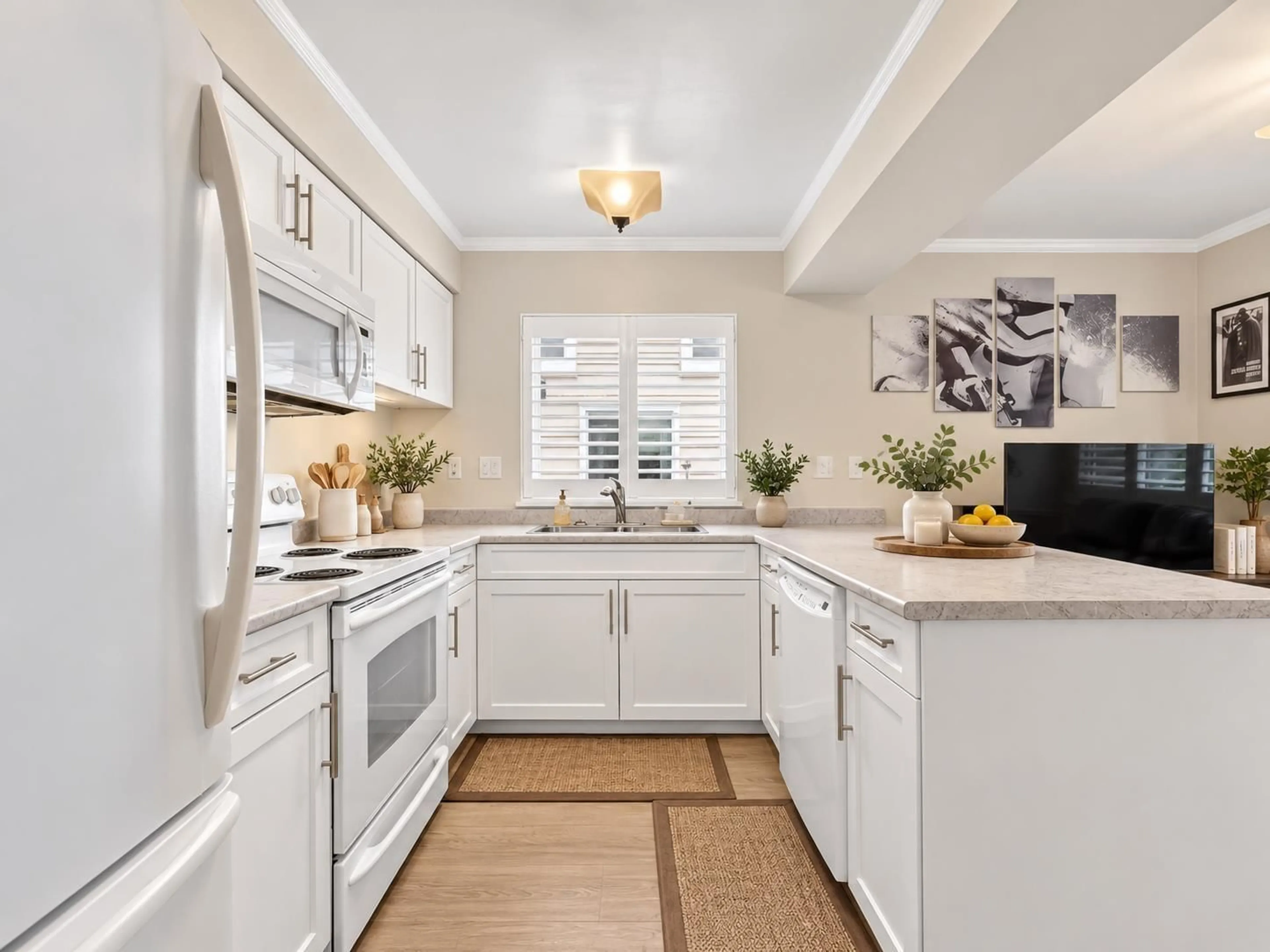 Open concept kitchen, unknown for 8 - 14834 100 AVENUE, Surrey British Columbia V3R9A5