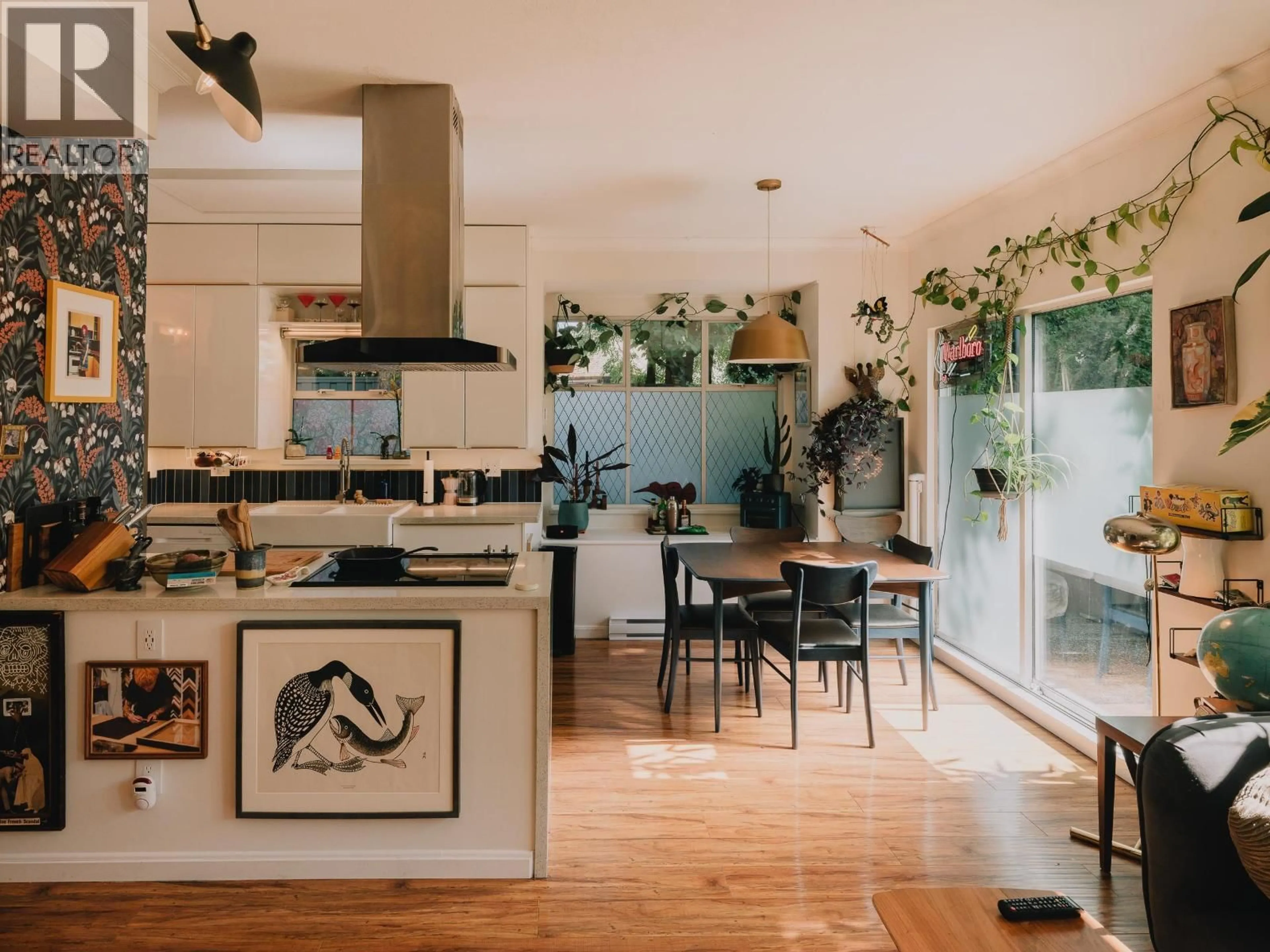 Open concept kitchen, unknown for 25 - 5988 HASTINGS STREET, Burnaby British Columbia V5B1R6