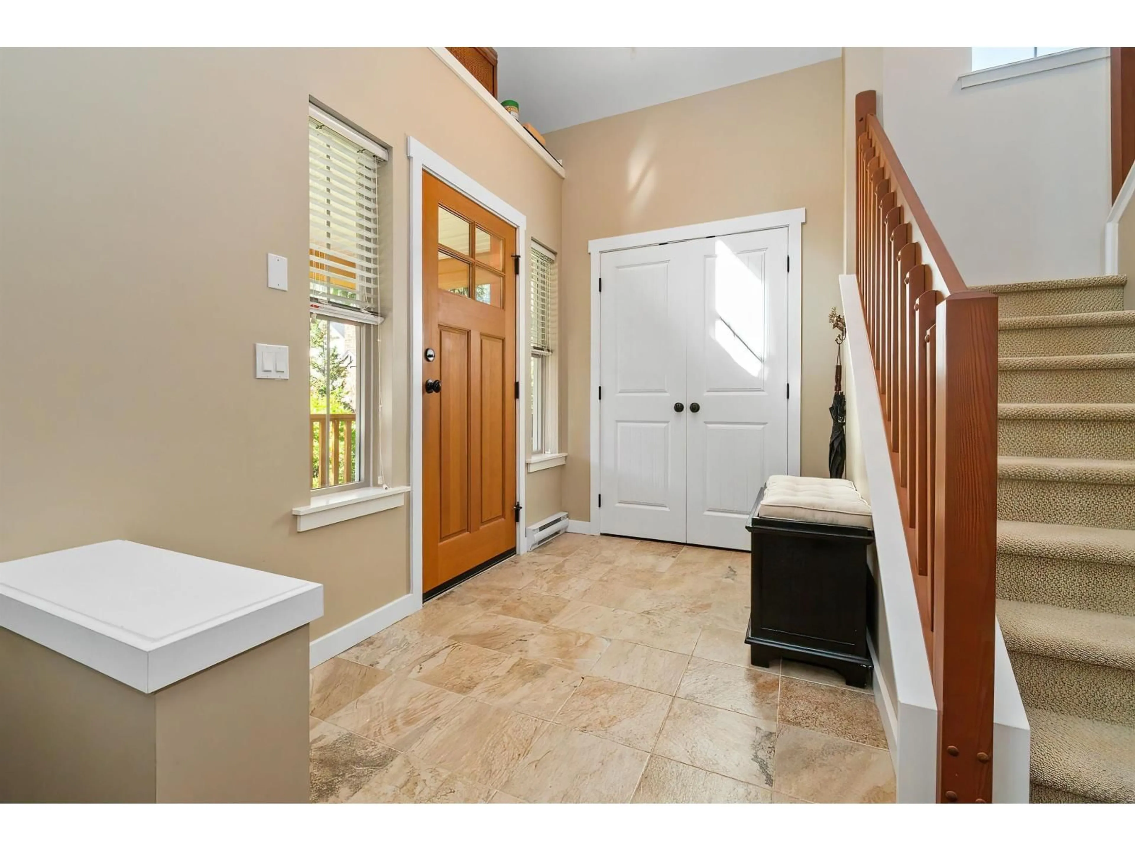Indoor entryway for 1852 RAVENWOOD TRAIL, Lindell Beach British Columbia V2R0E1