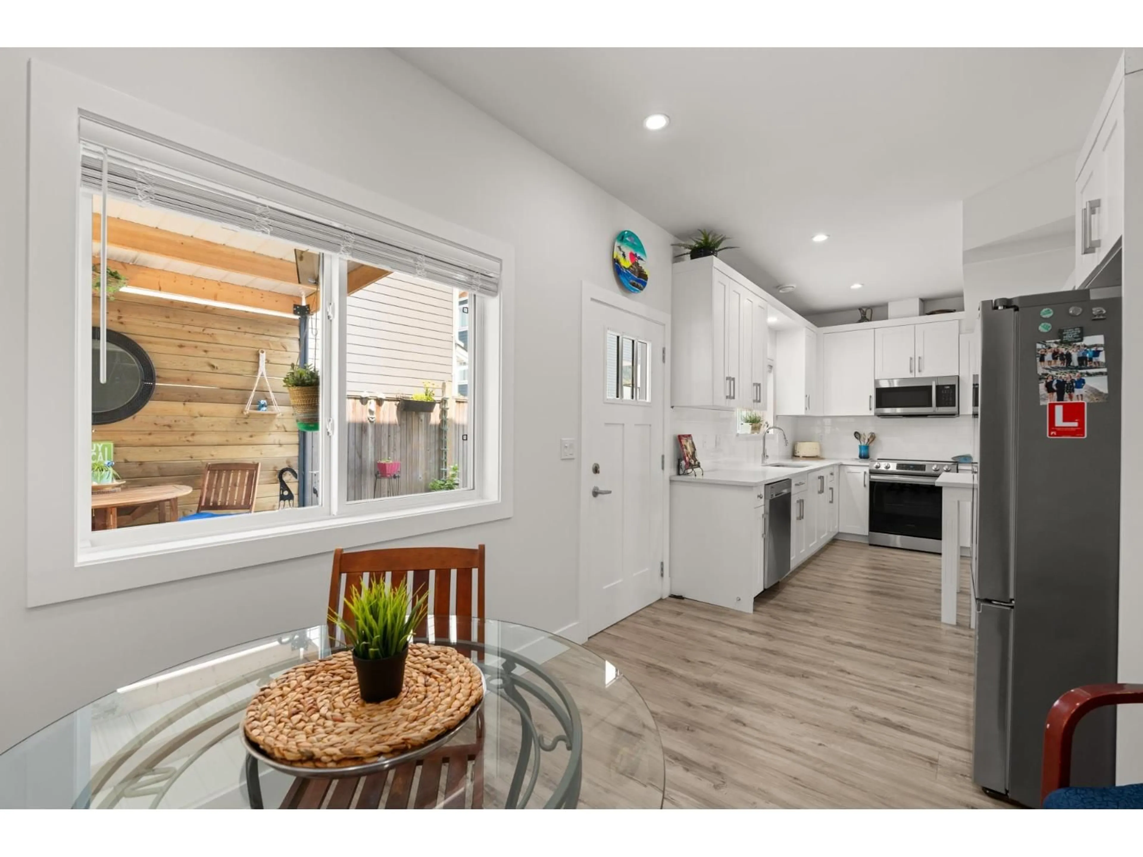 Open concept kitchen, unknown for 39 - 750 HOT SPRINGS ROAD, Harrison Hot Springs British Columbia V0M1K0