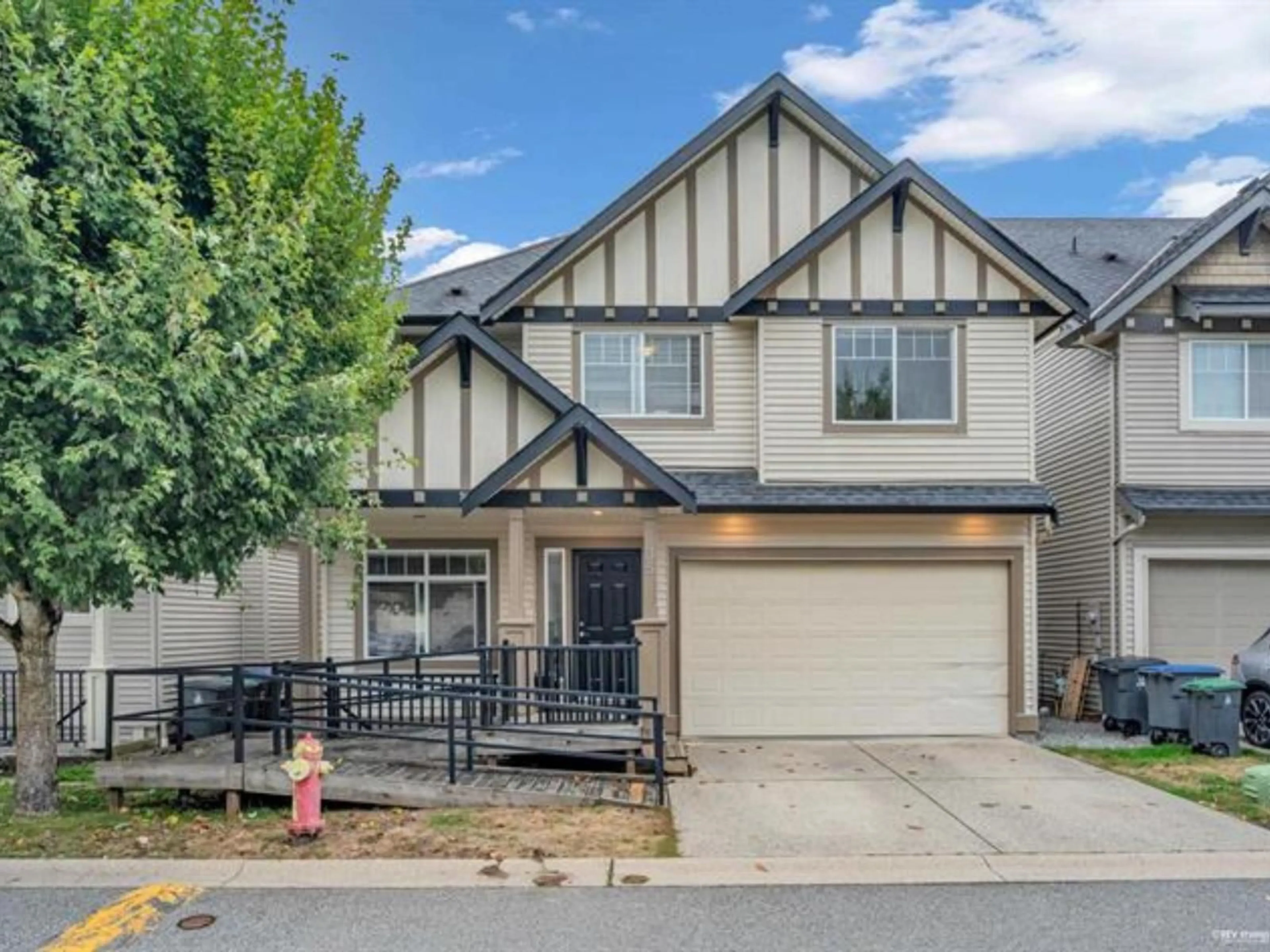 Home with vinyl exterior material, street for 35 - 6195 168 STREET, Surrey British Columbia V3S3X9
