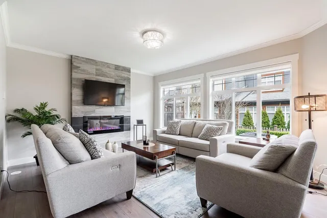 2 - 17033 FRASER HIGHWAY, Surrey 2