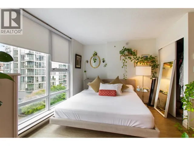 707 - 131 REGIMENT SQUARE, Vancouver 4