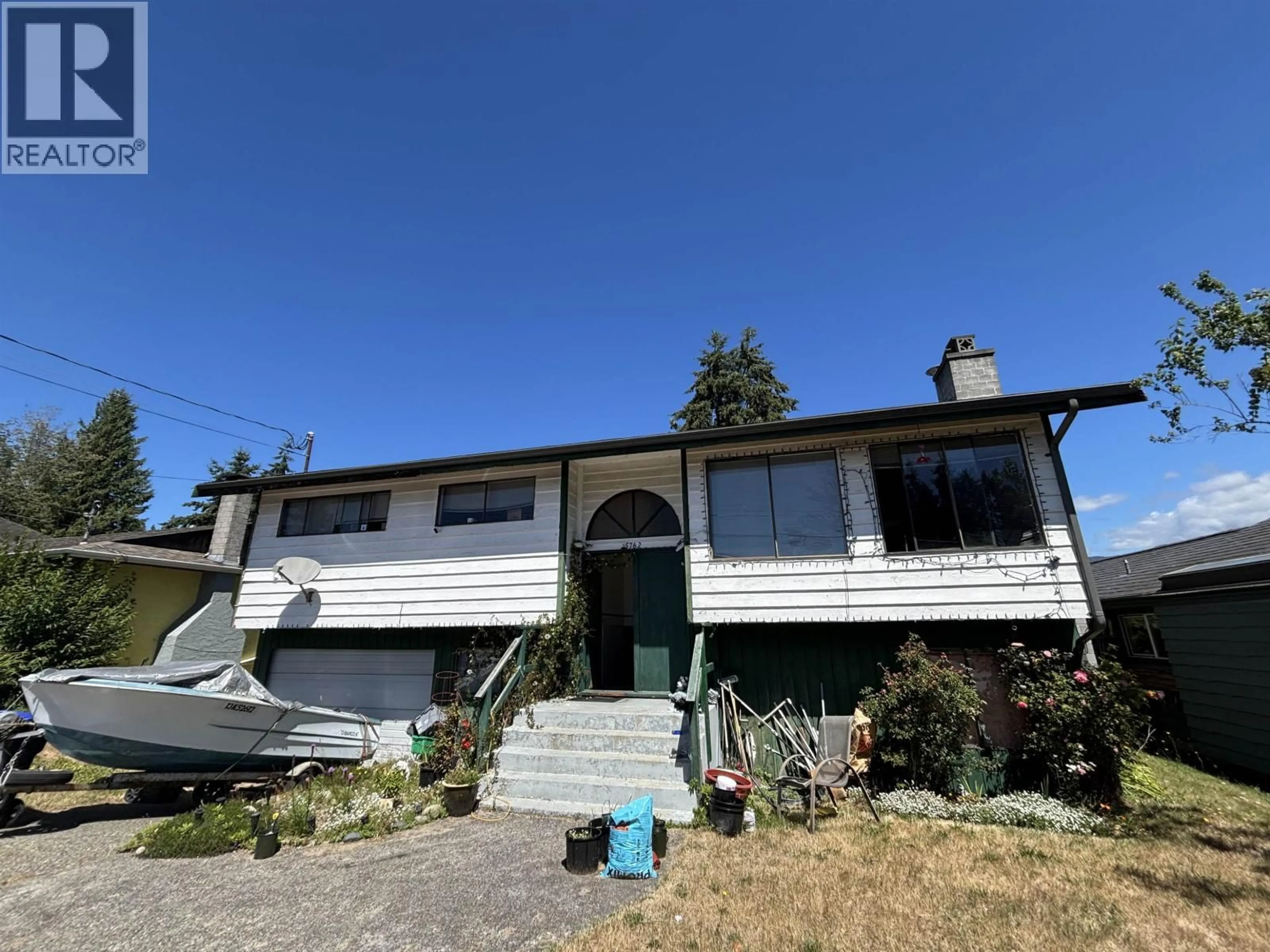 Home with vinyl exterior material, street for 5762 SPINDRIFT STREET, Sechelt British Columbia V0V0V0