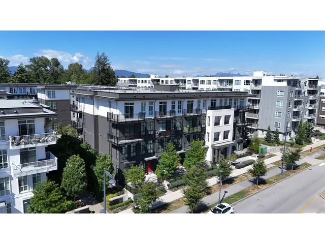 304 - 13963 105 BOULEVARD, Surrey 3