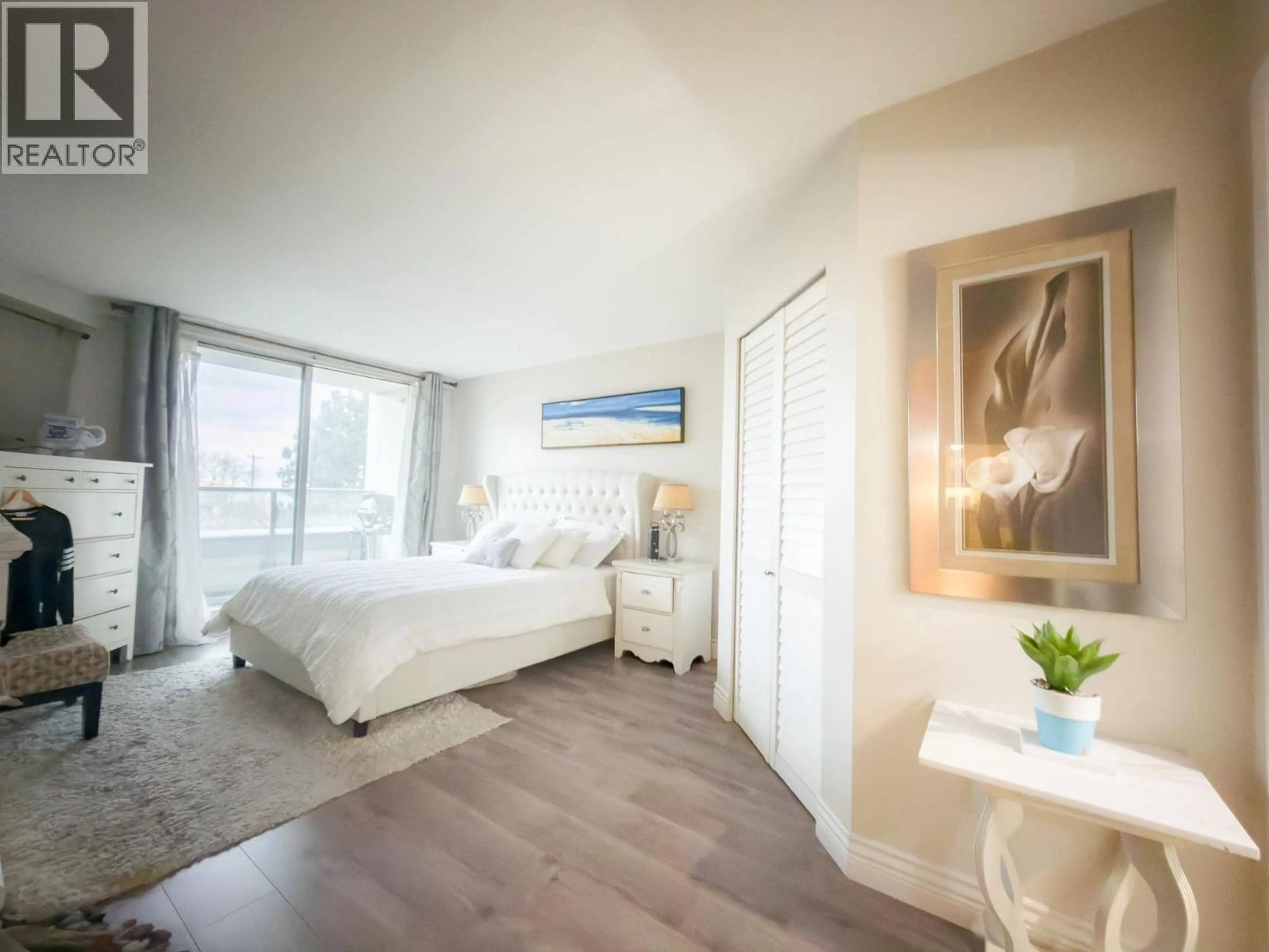 A pic of a room for 307 - 5860 DOVER CRESCENT, Richmond British Columbia V7C5S6