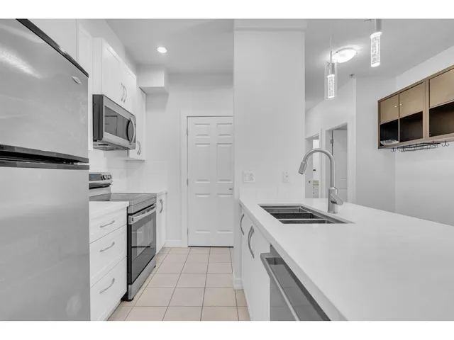 415 - 10237 133 STREET, Surrey 3