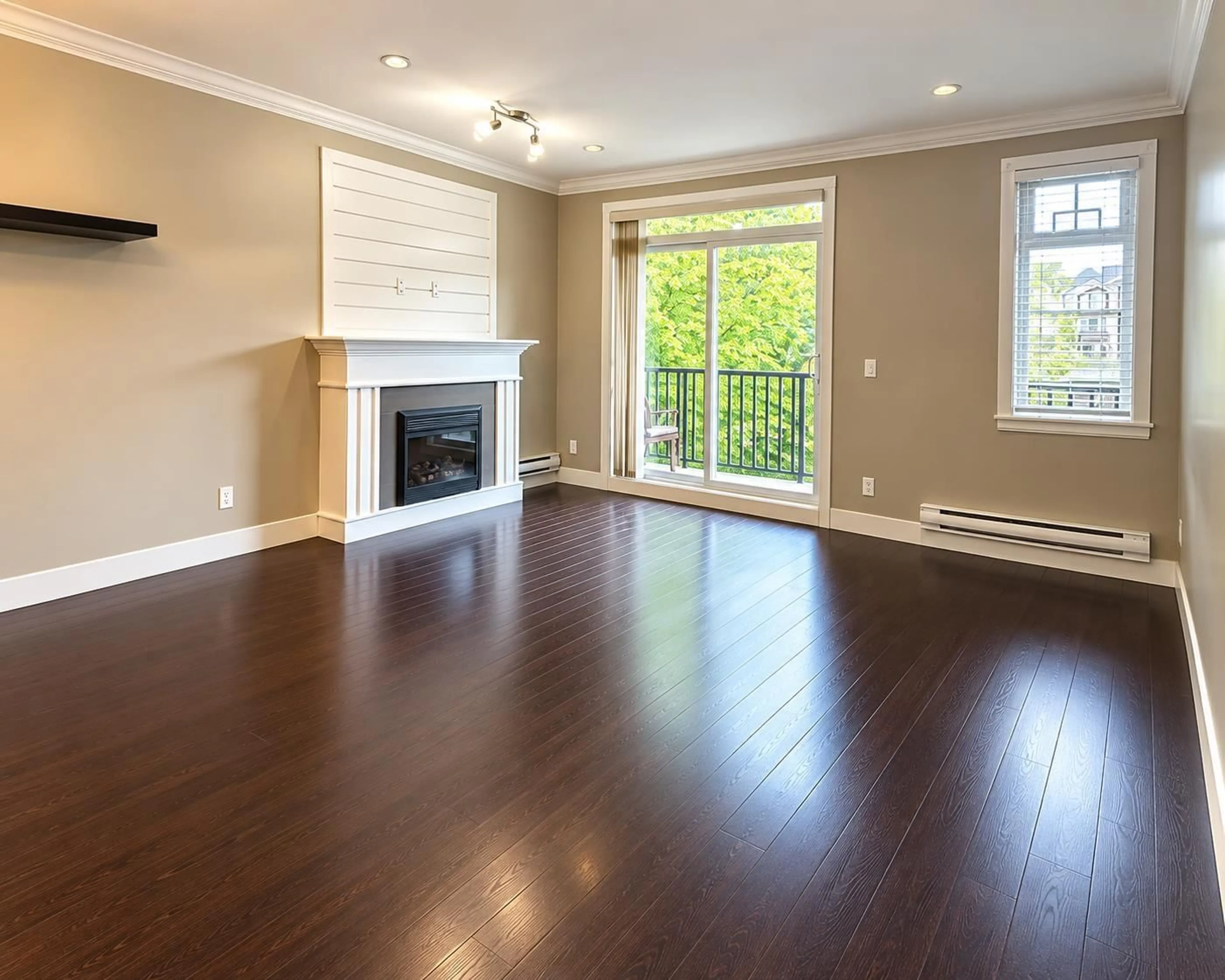 Living room with furniture, wood/laminate floor for 31 - 6383 140 STREET, Surrey British Columbia V3W0E9