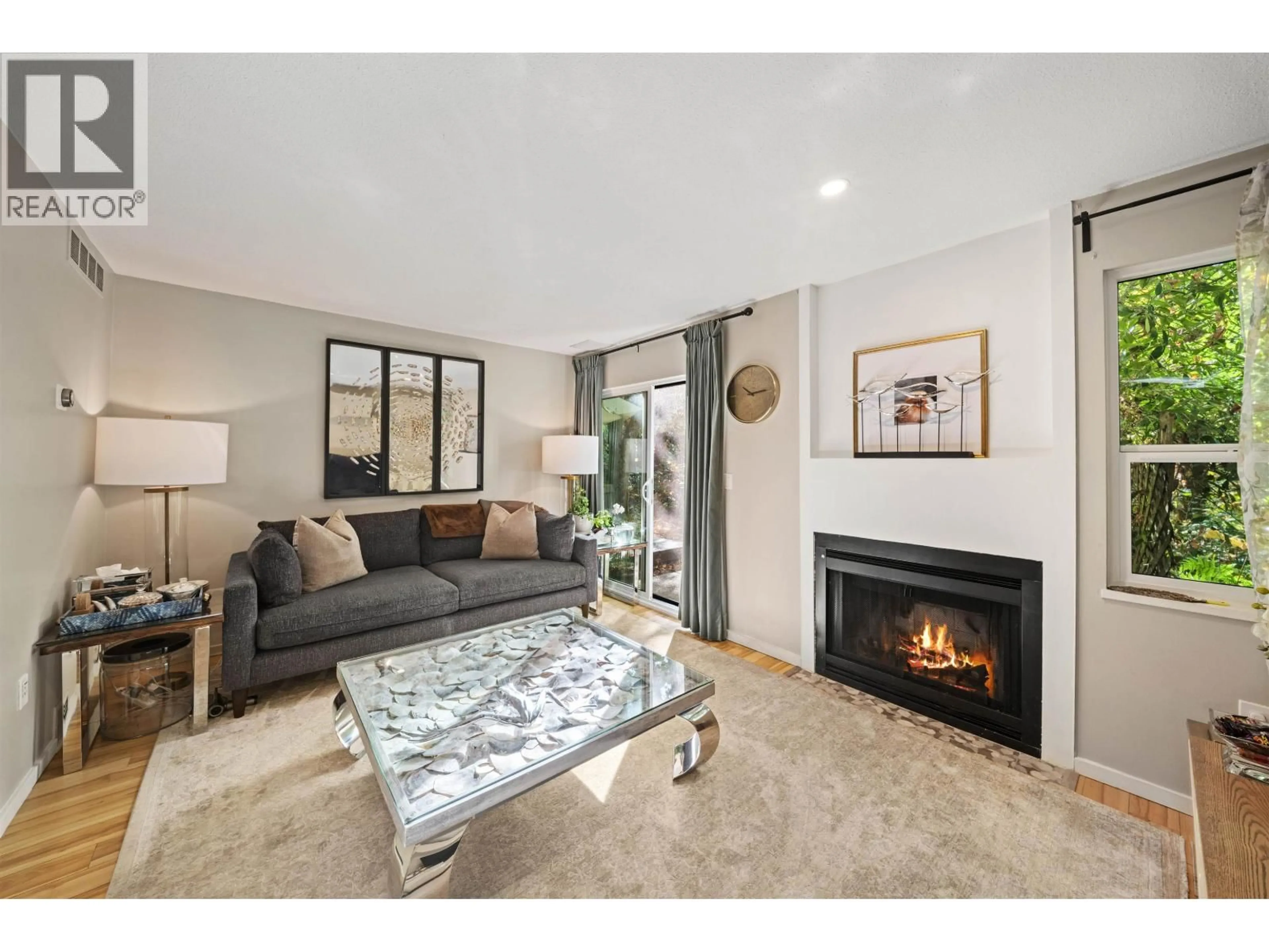 Living room with furniture, unknown for 8582 WILDERNESS COURT, Burnaby British Columbia V5A4B2