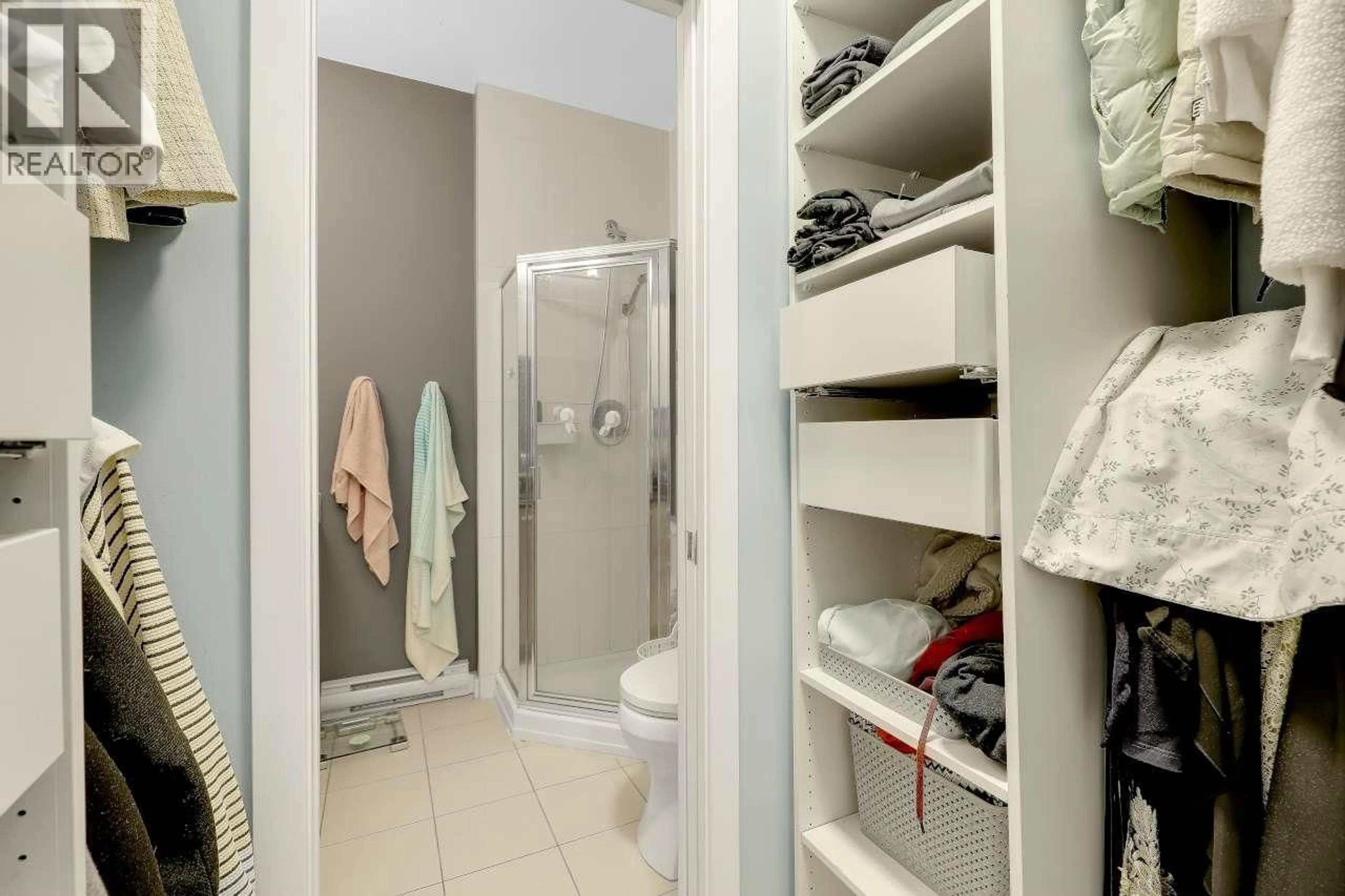 Standard bathroom, ceramic/tile floor for PH7 - 5388 GRIMMER STREET, Burnaby British Columbia V5H0B9