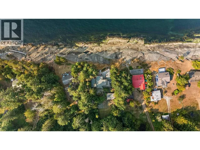 2 - 37 SALAMANCA ROAD, Galiano Island 5